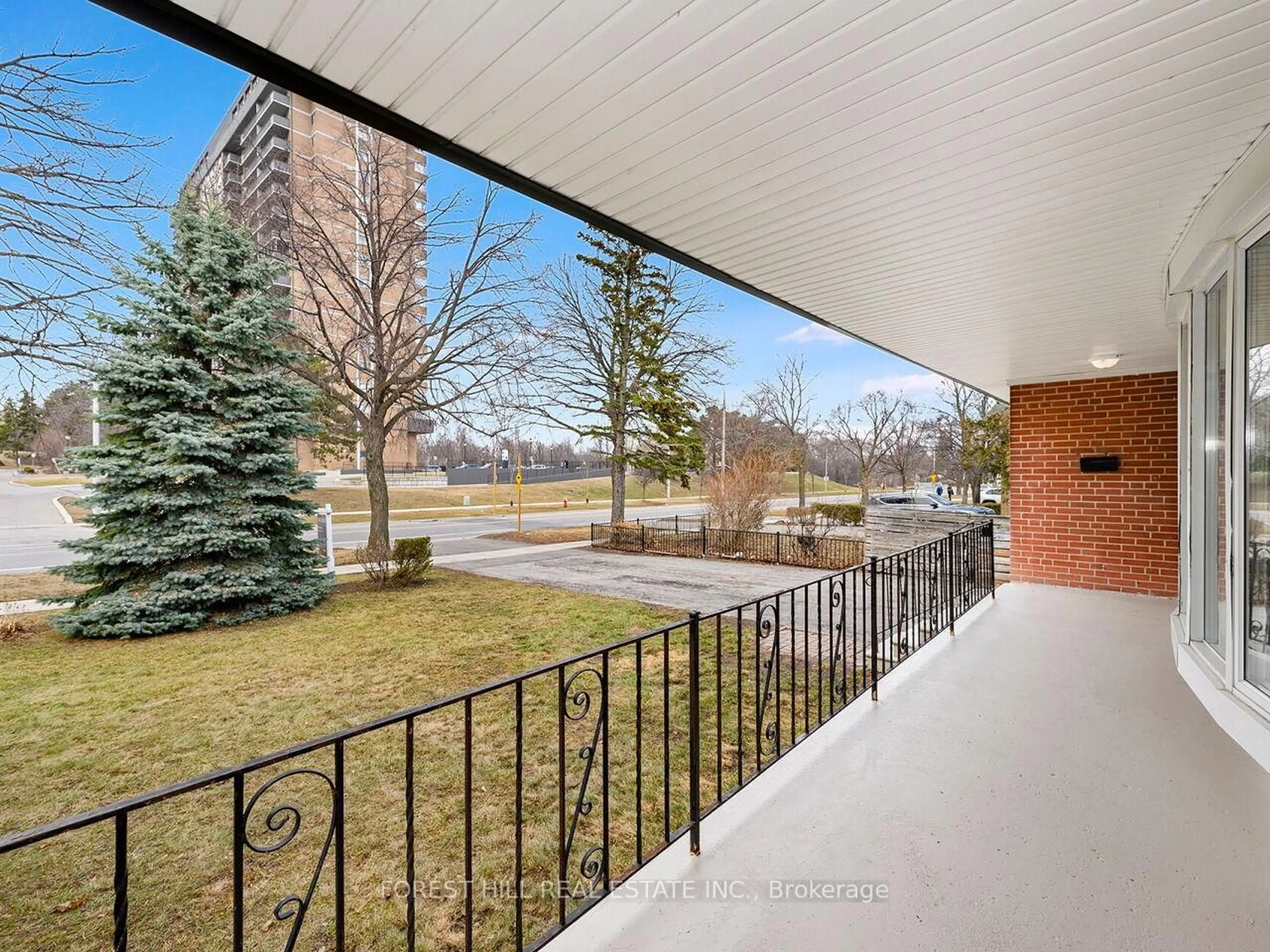 Patio, water/lake/river/ocean view for 2324 Truscott Dr, Mississauga Ontario L5J 2B2