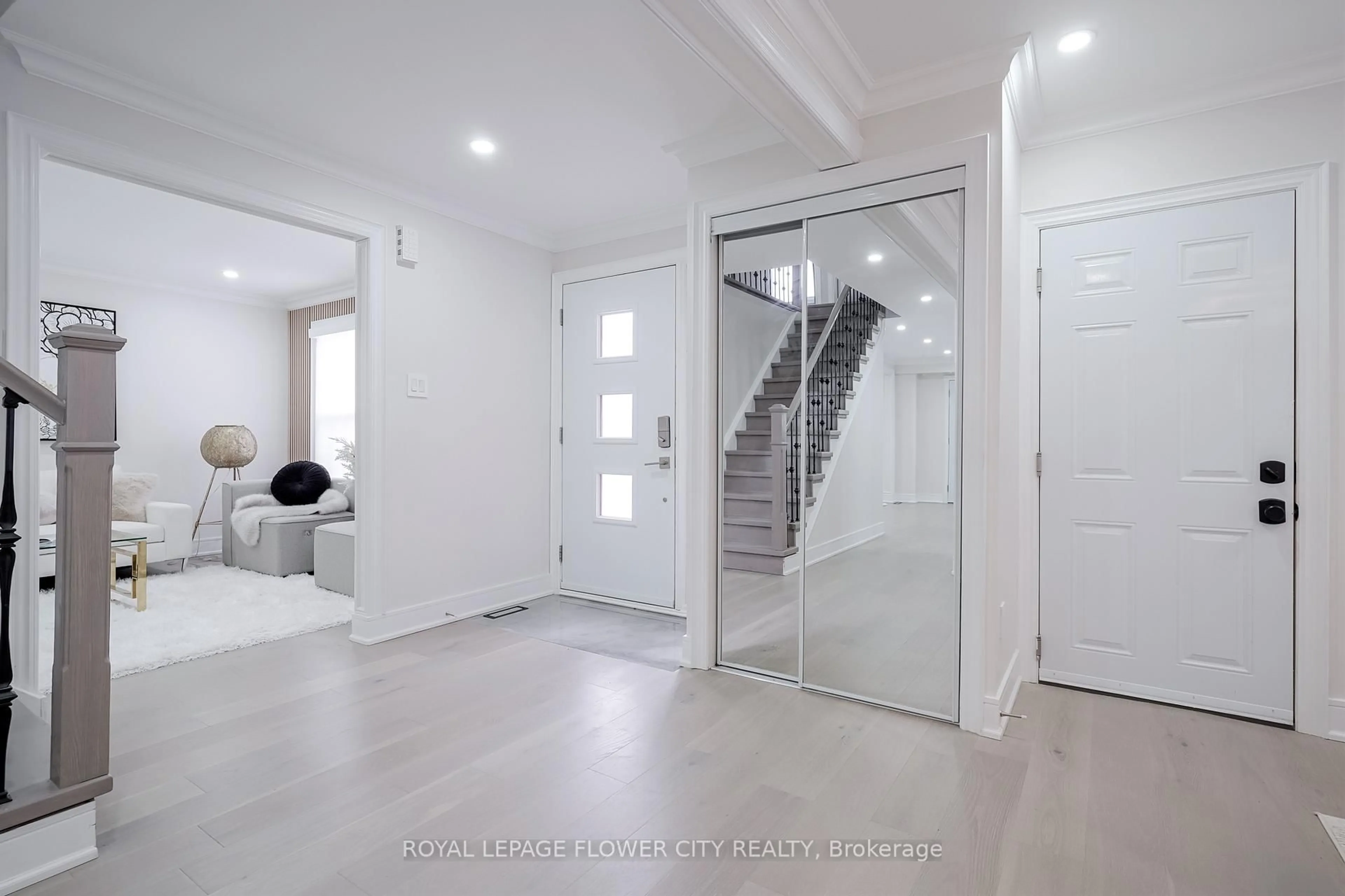 Indoor foyer for 56 Nantucket Cres, Brampton Ontario L6S 3X5