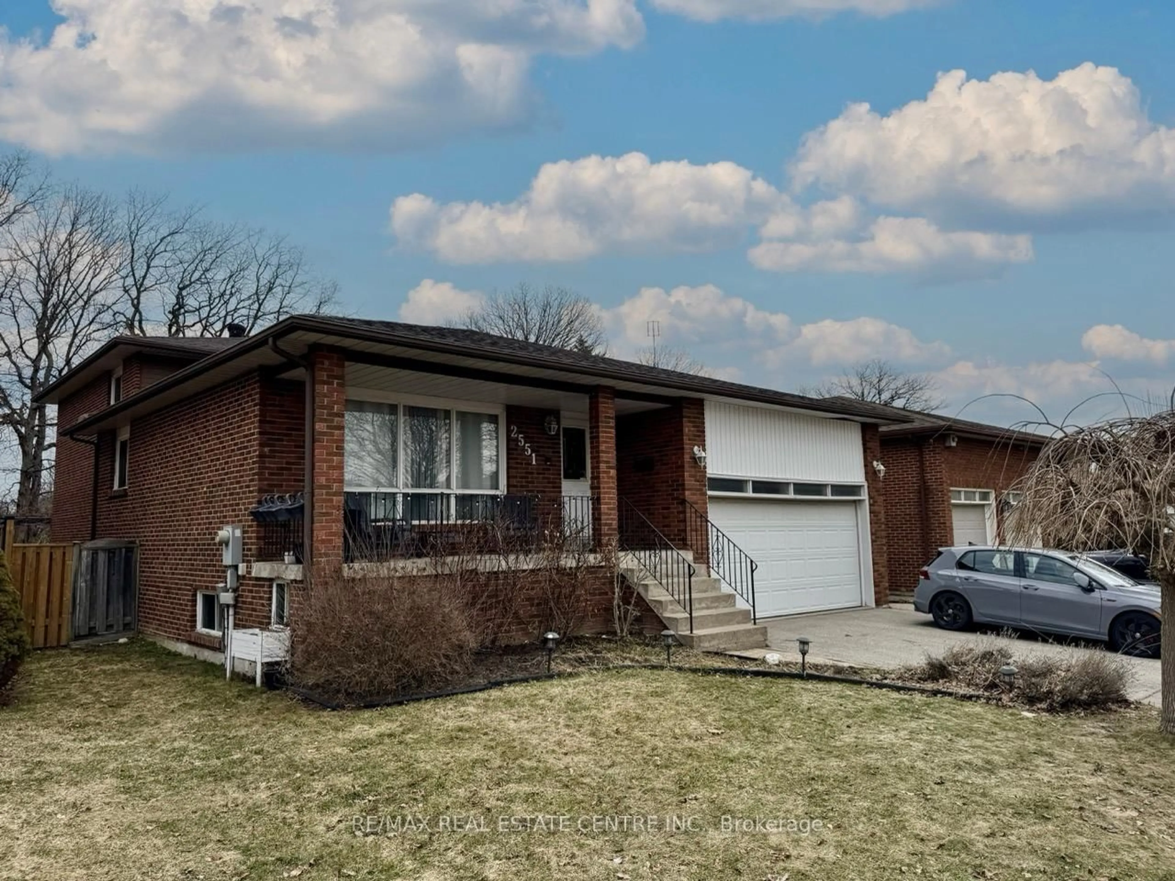 Home with brick exterior material, street for 2551 Privet Cres, Mississauga Ontario L5B 2S5