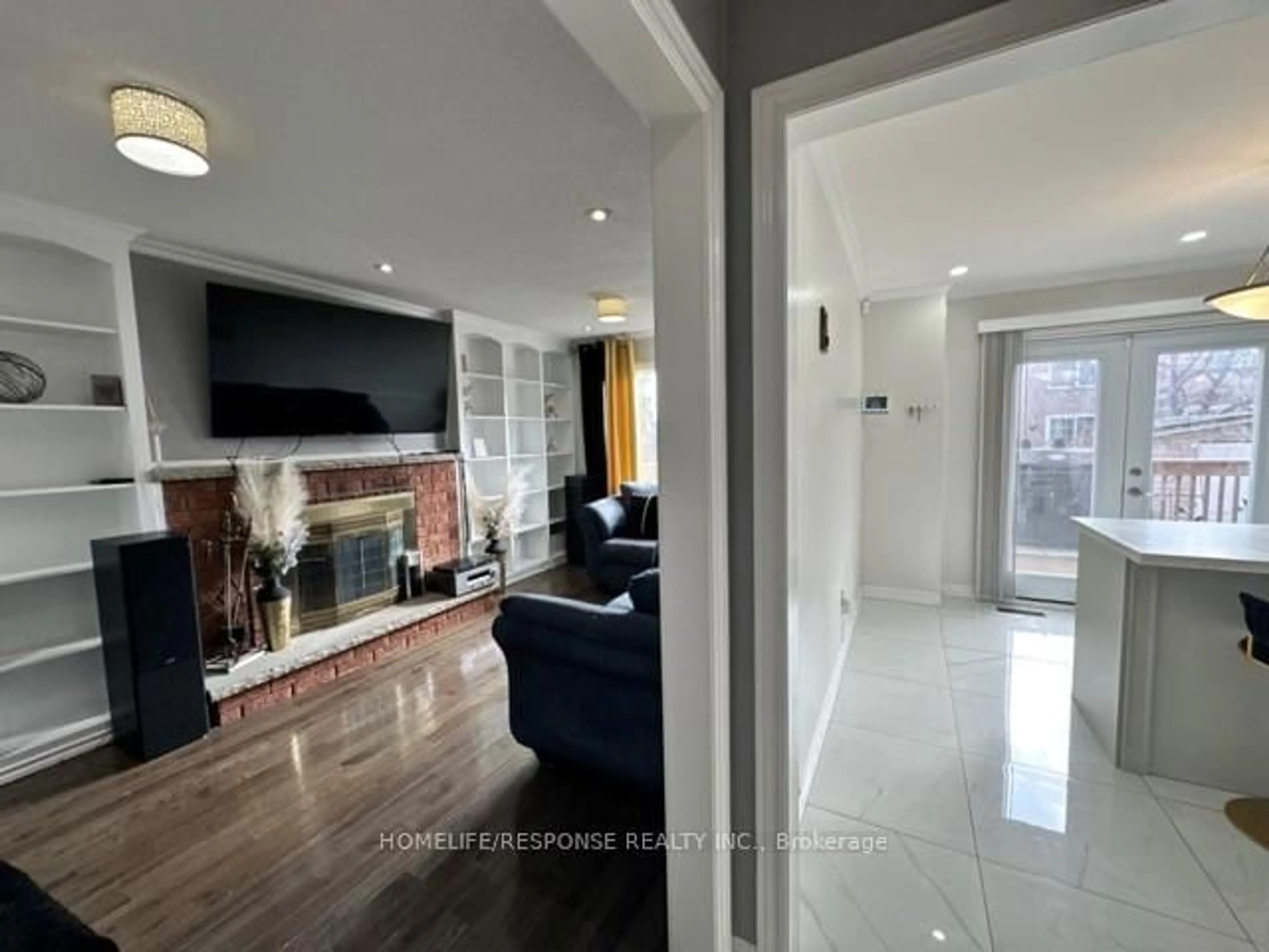 Living room with furniture, unknown for 16 Cochrane Ave, Brampton Ontario L6Z 4J4