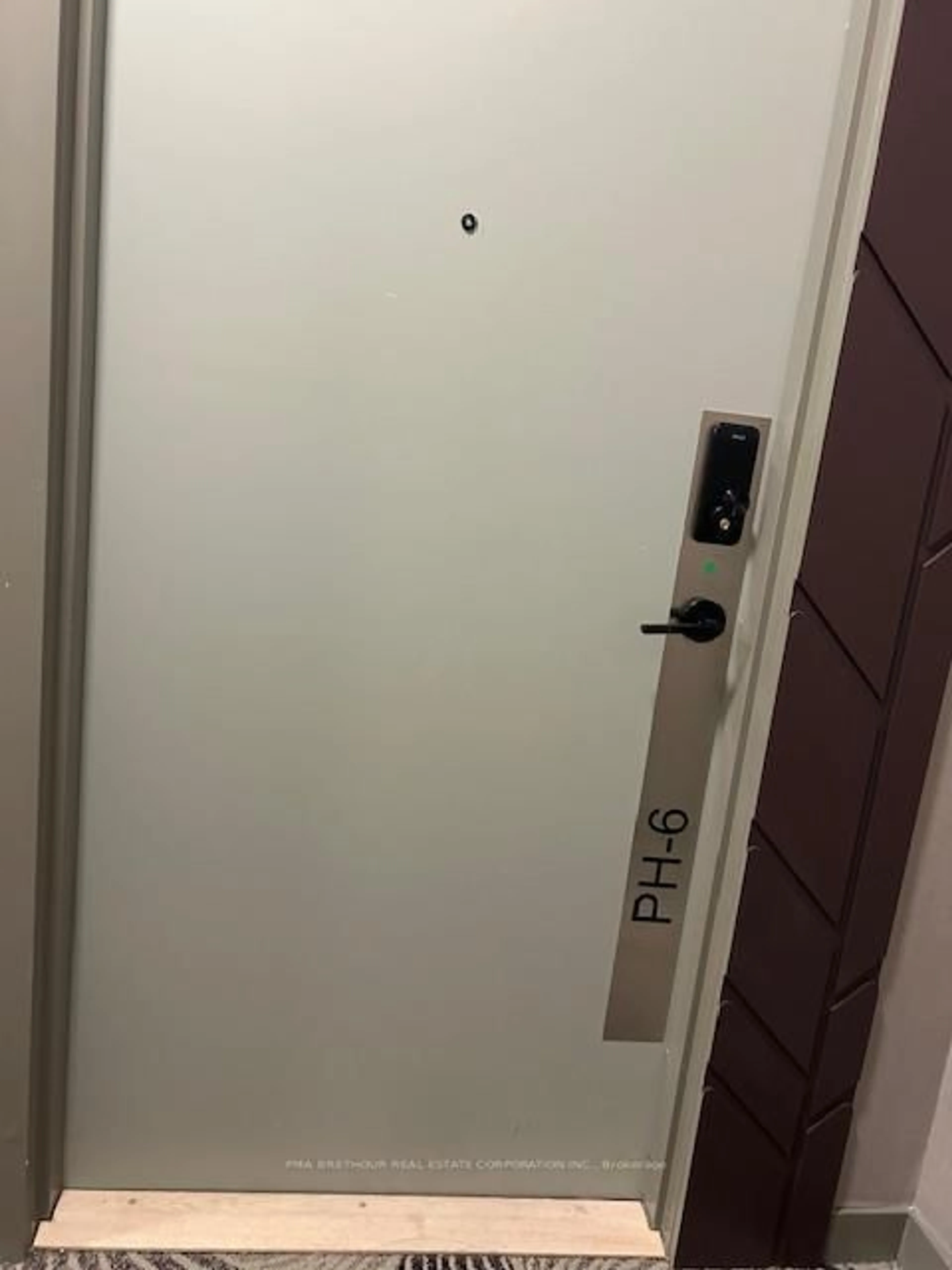 A pic of a room for 5105 Hurontario St #PH06, Mississauga Ontario L4Z 0C9