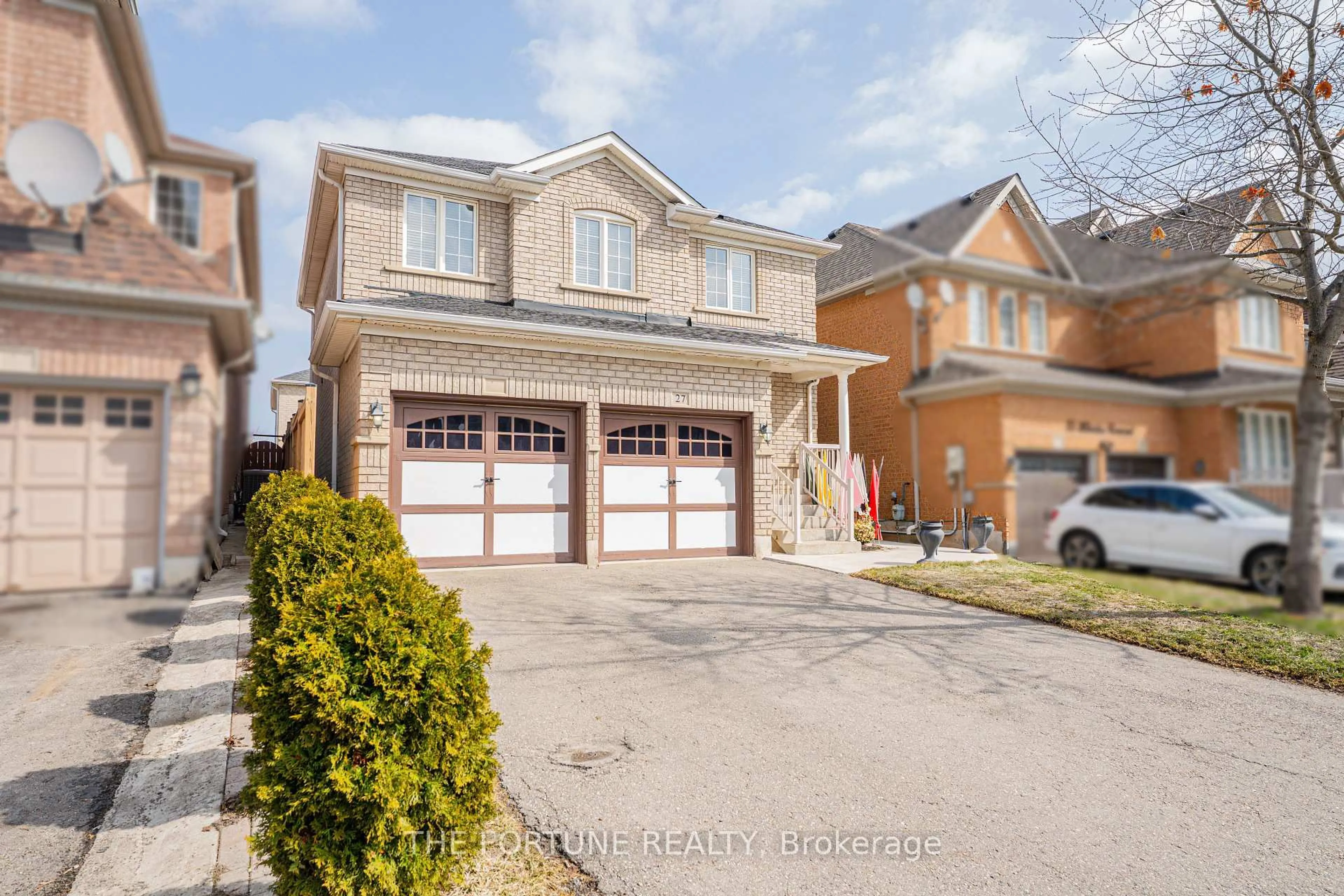 Home with brick exterior material, street for 27 Hiberton Cres, Brampton Ontario L7A 3E2
