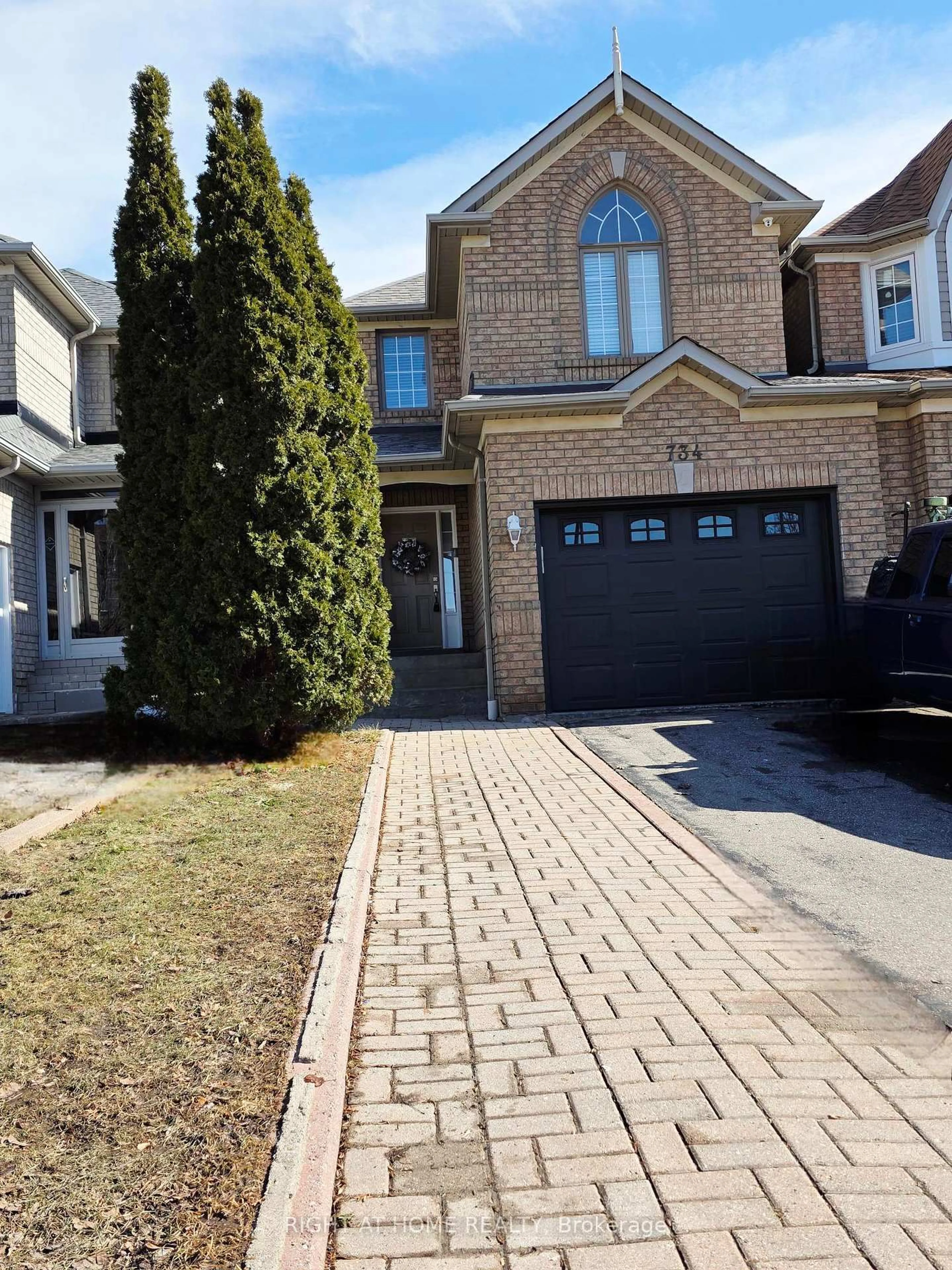 Home with brick exterior material, street for 734 Spanish Moss Tr, Mississauga Ontario L5W 1E6