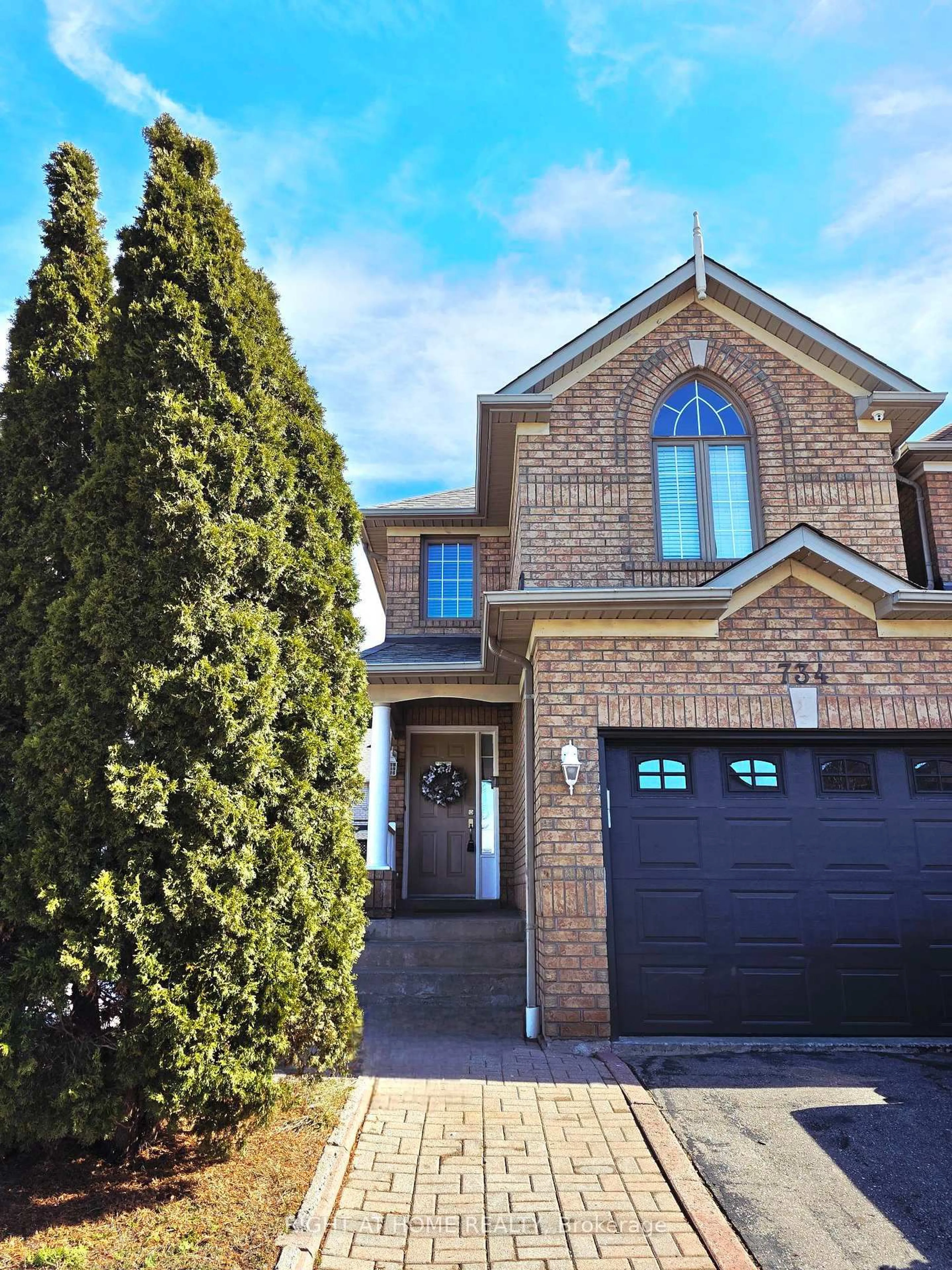Home with brick exterior material, street for 734 Spanish Moss Tr, Mississauga Ontario L5W 1E6