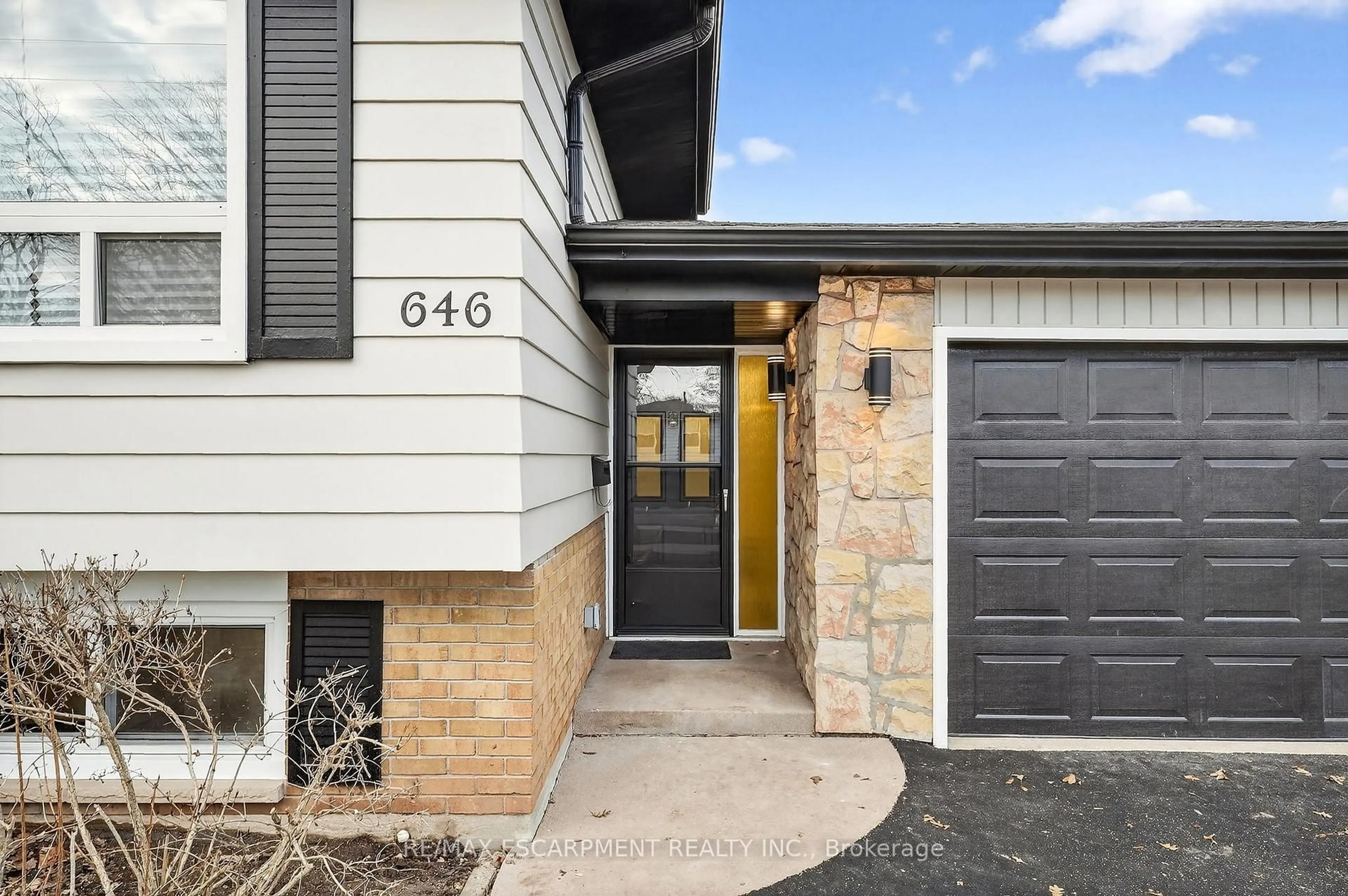 Unknown for 646 Cumberland Ave, Burlington Ontario L7N 2X5