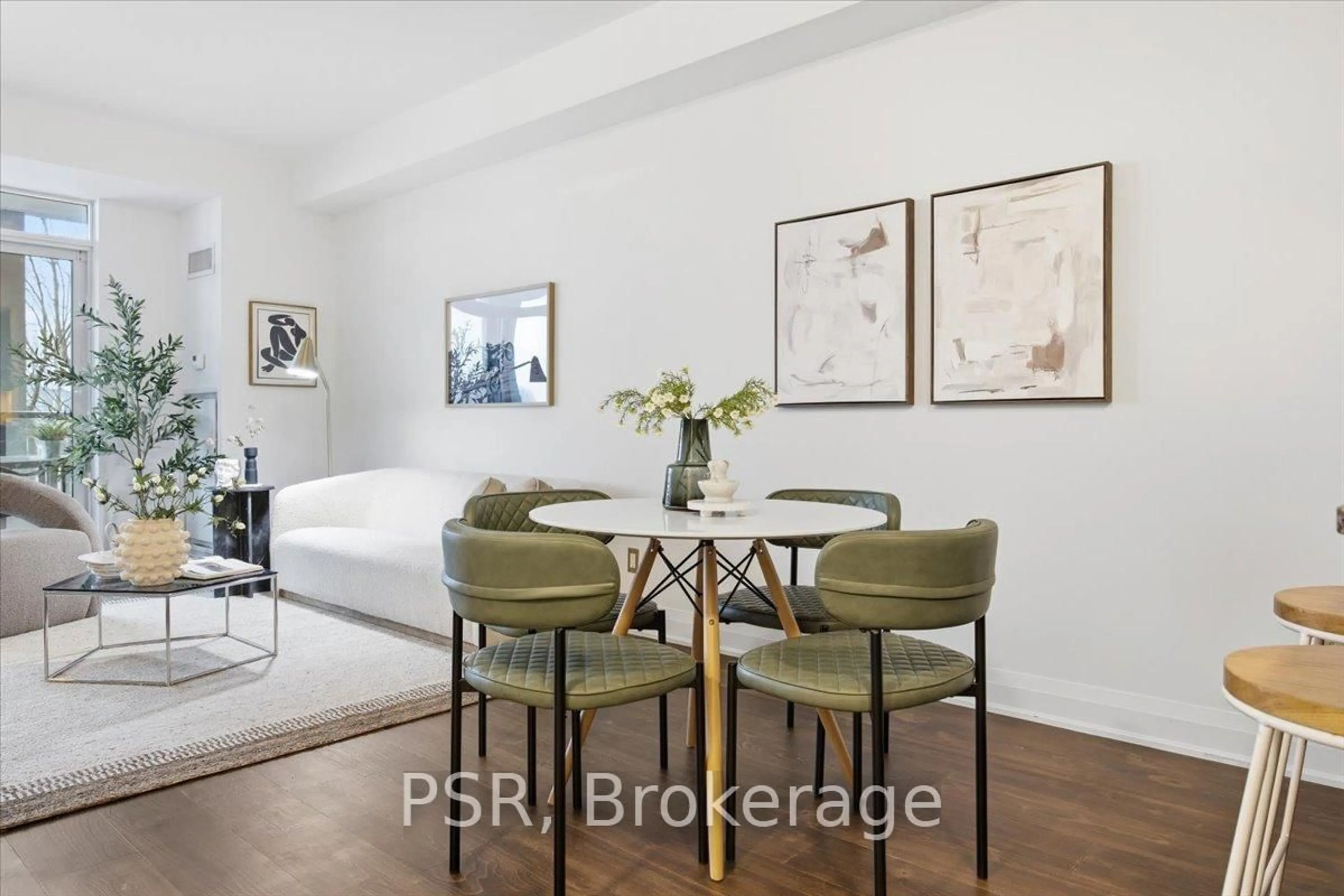 A pic of a room for 11 Bronte Rd #422, Oakville Ontario L6L 0E1