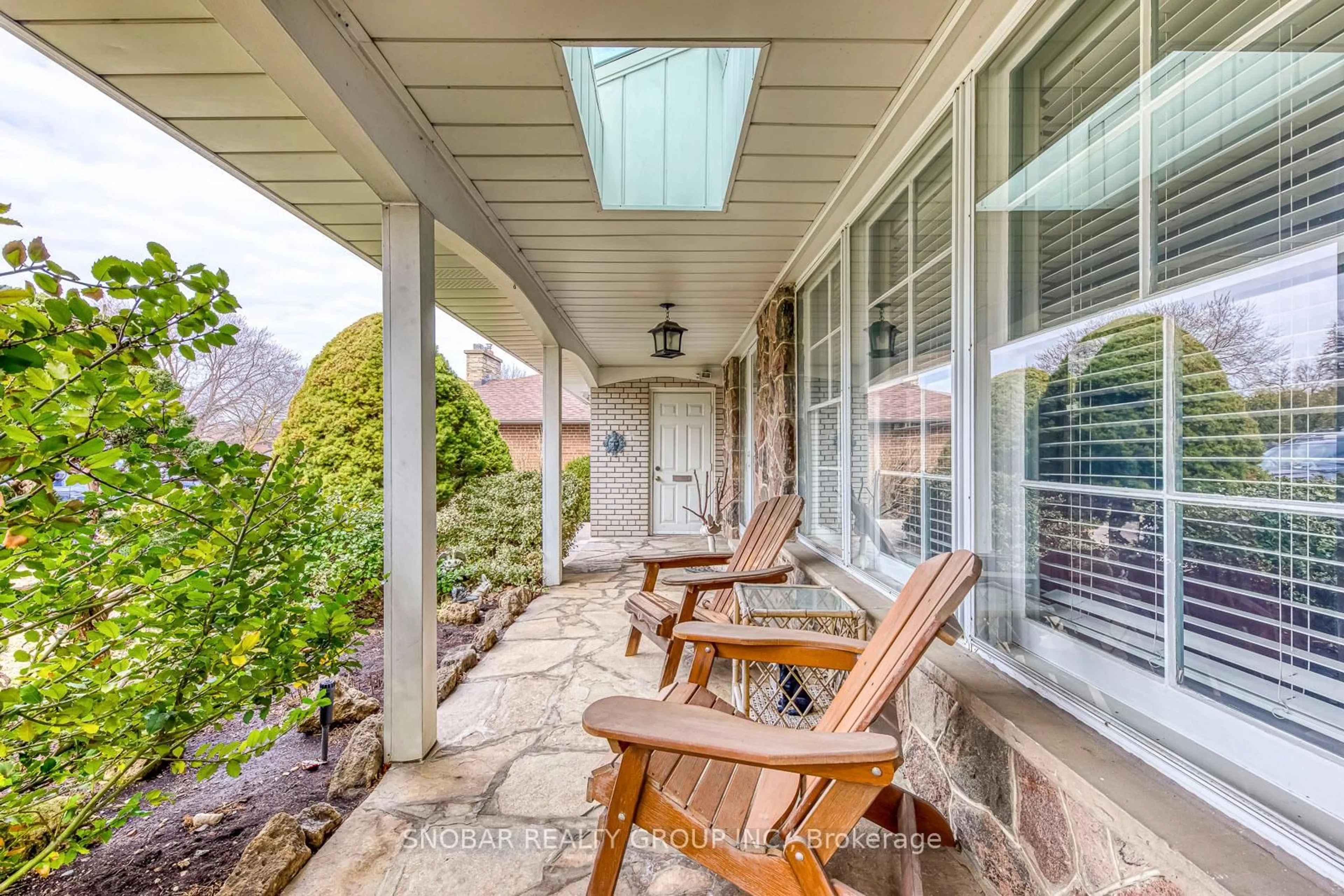 Patio, street for 39 Beaver Bend Cres, Toronto Ontario M9B 5R2