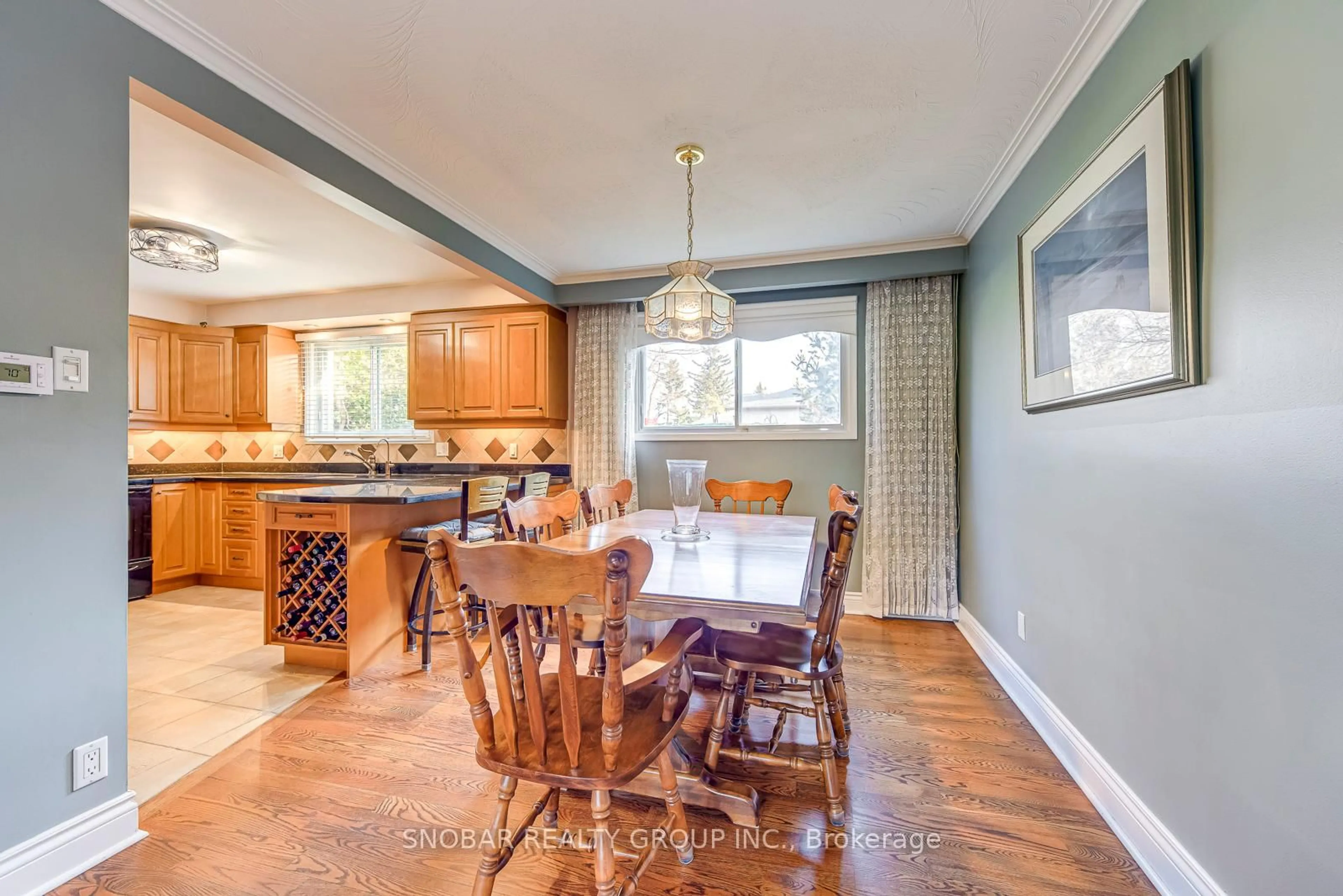 Dining room, unknown for 39 Beaver Bend Cres, Toronto Ontario M9B 5R2