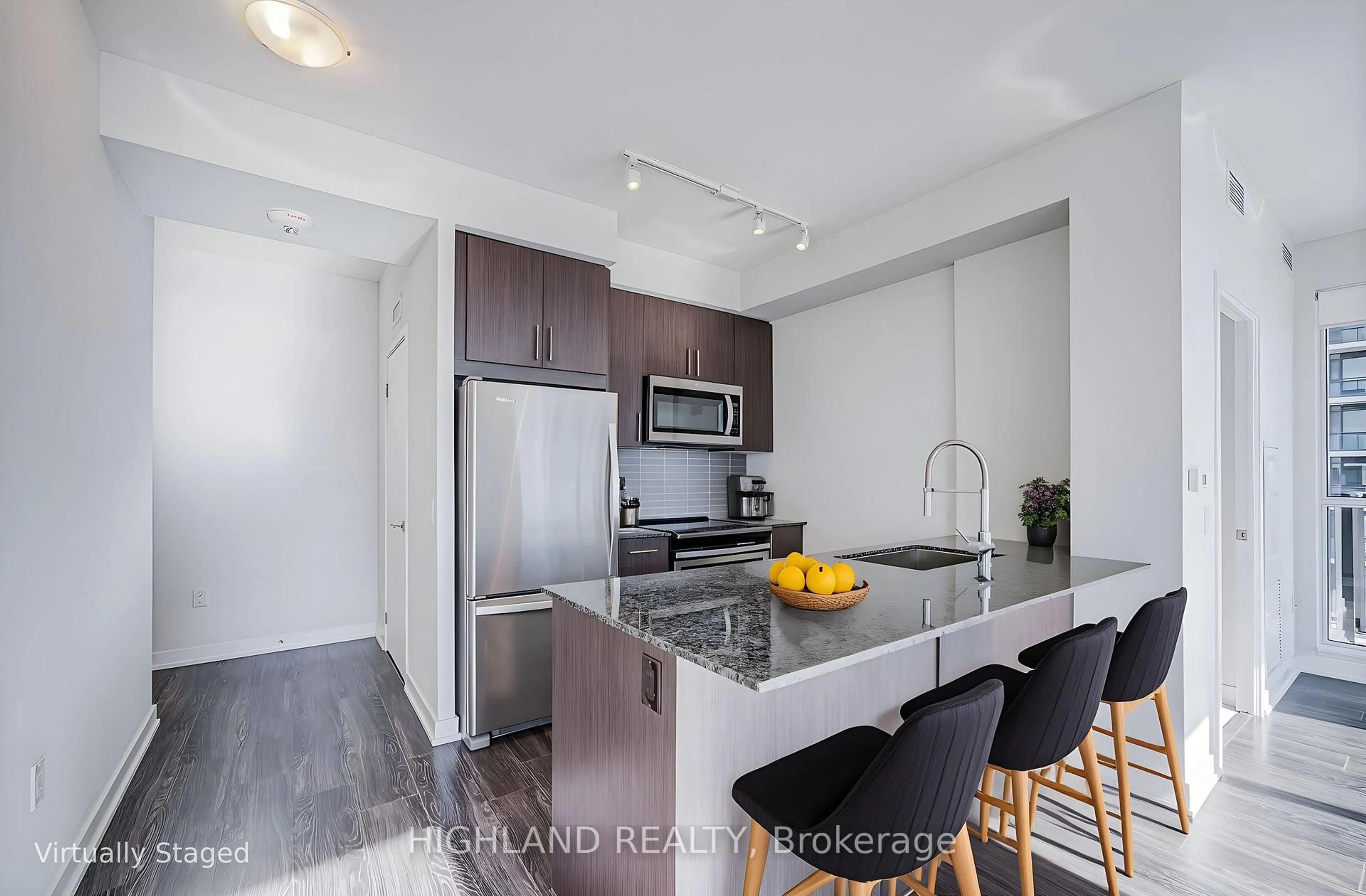 Open concept kitchen, unknown for 4055 Parkside Village Dr #1918, Mississauga Ontario L5B 0K8