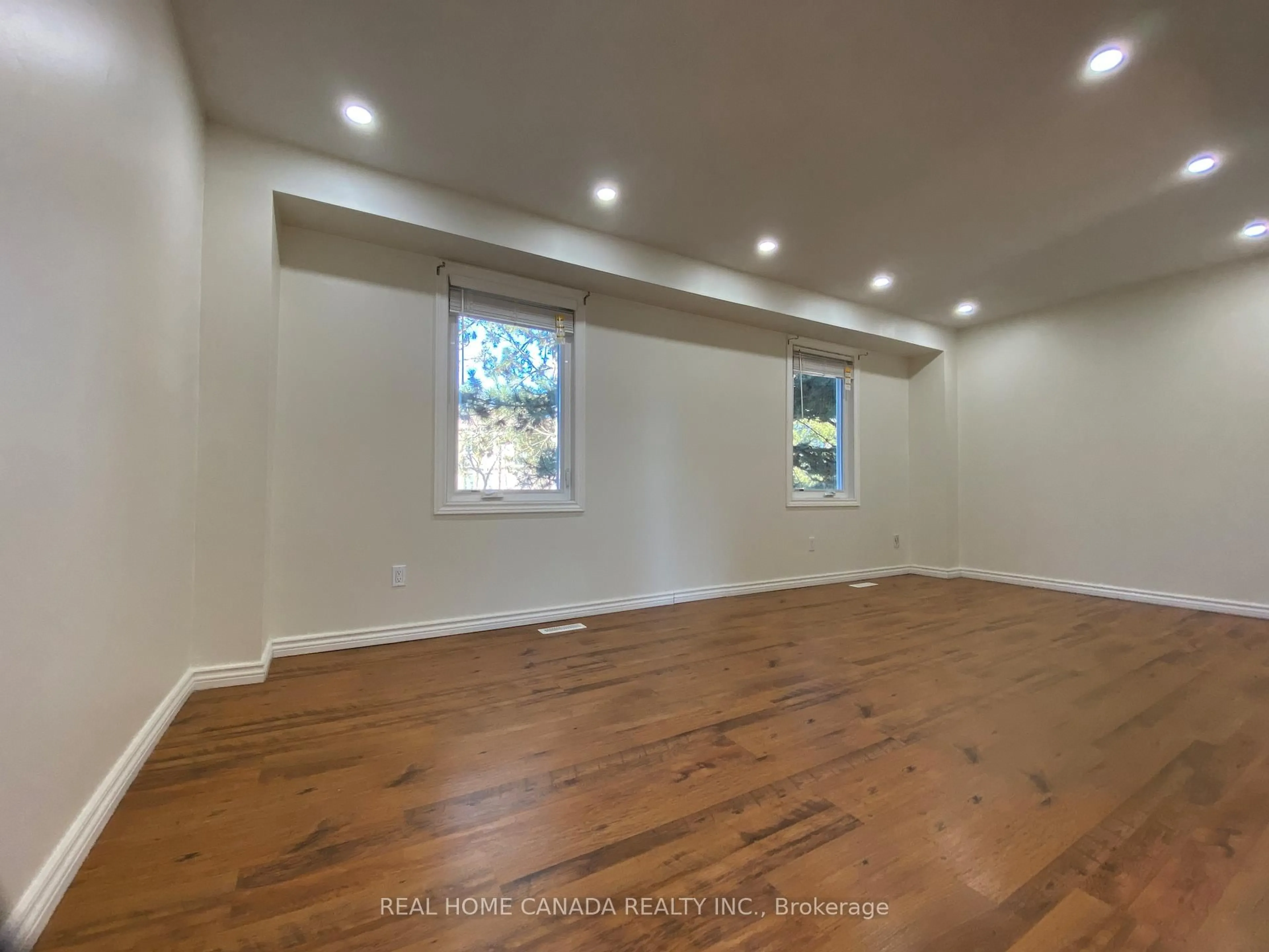 A pic of a room for 6449 GLEN ERIN Dr #34, Mississauga Ontario L5N 2T2