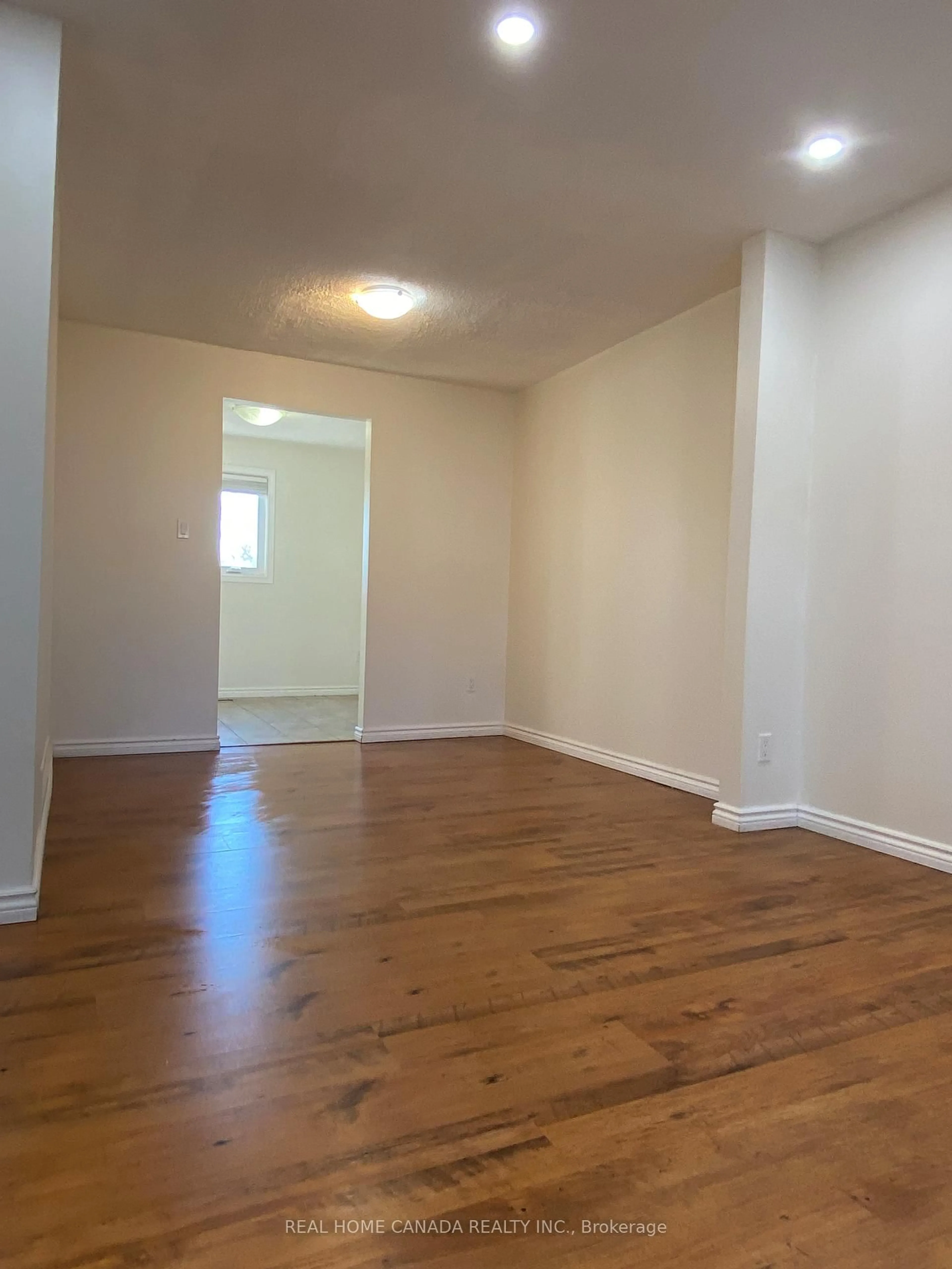 A pic of a room for 6449 GLEN ERIN Dr #34, Mississauga Ontario L5N 2T2