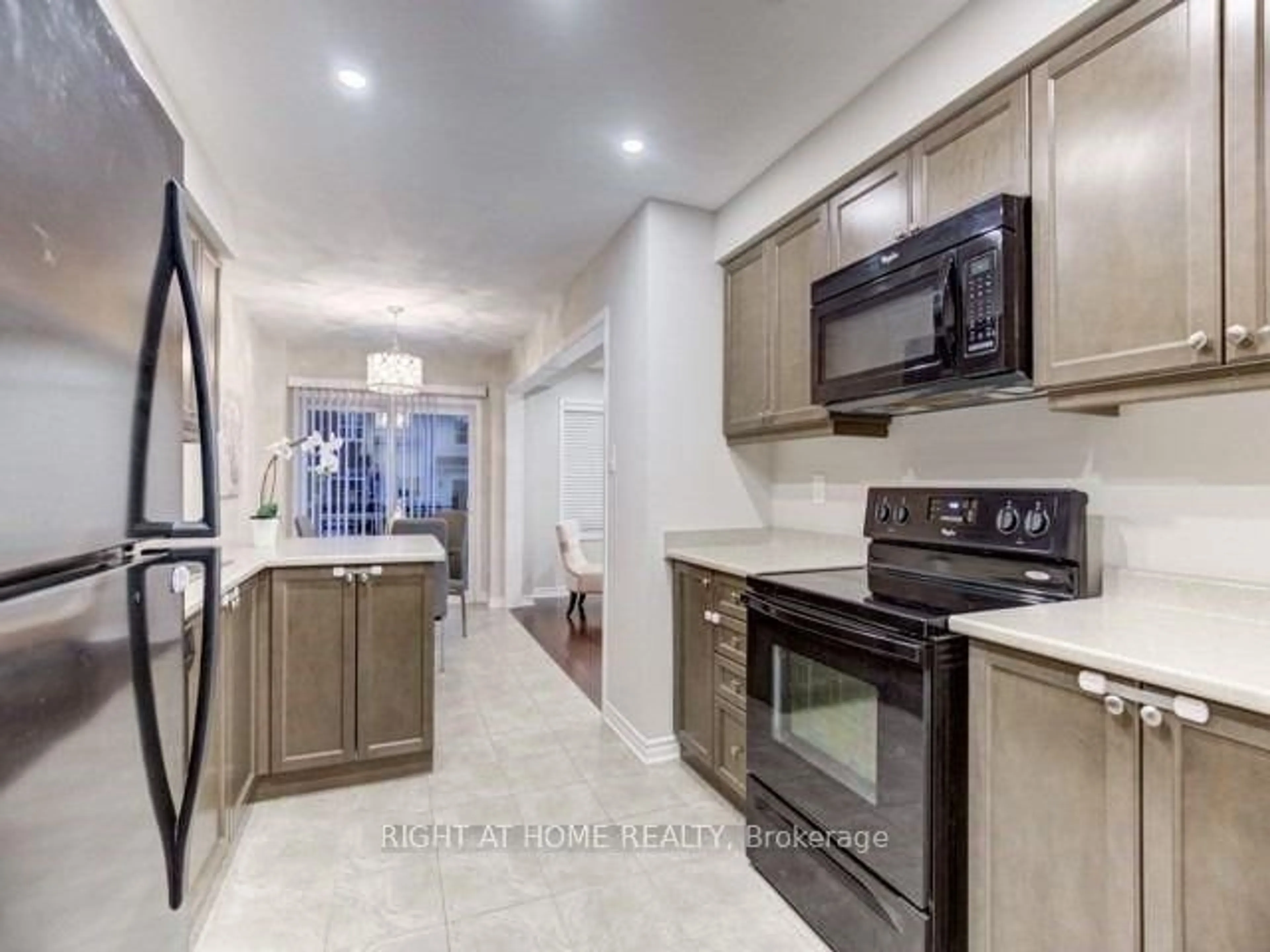 Open concept kitchen, ceramic/tile floor for 4 Hafia St #., Brampton Ontario L7A 0A8