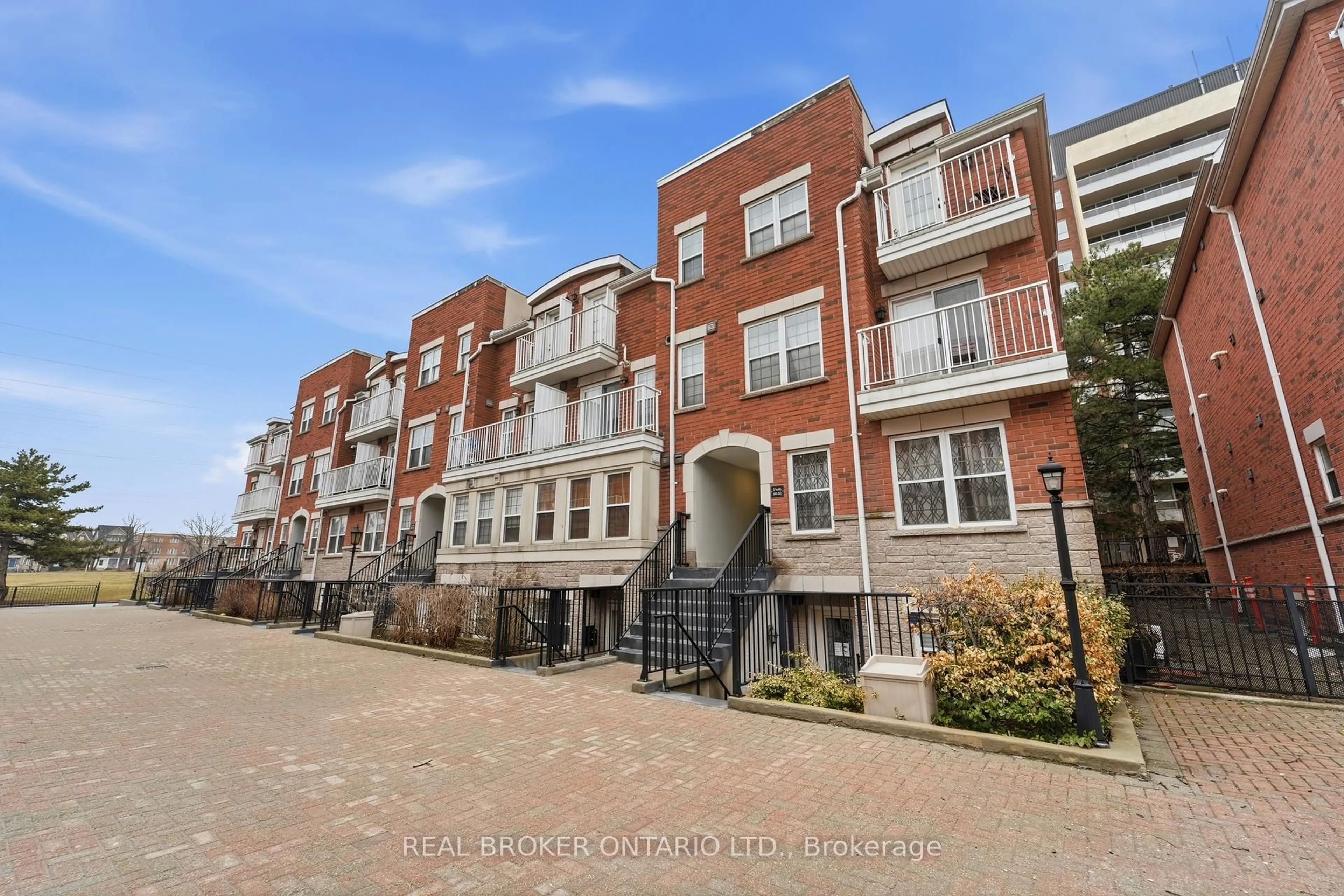 A pic from outside/outdoor area/front of a property/back of a property/a pic from drone, street for 37 Four Winds Dr #92, Toronto Ontario M3J 1K7