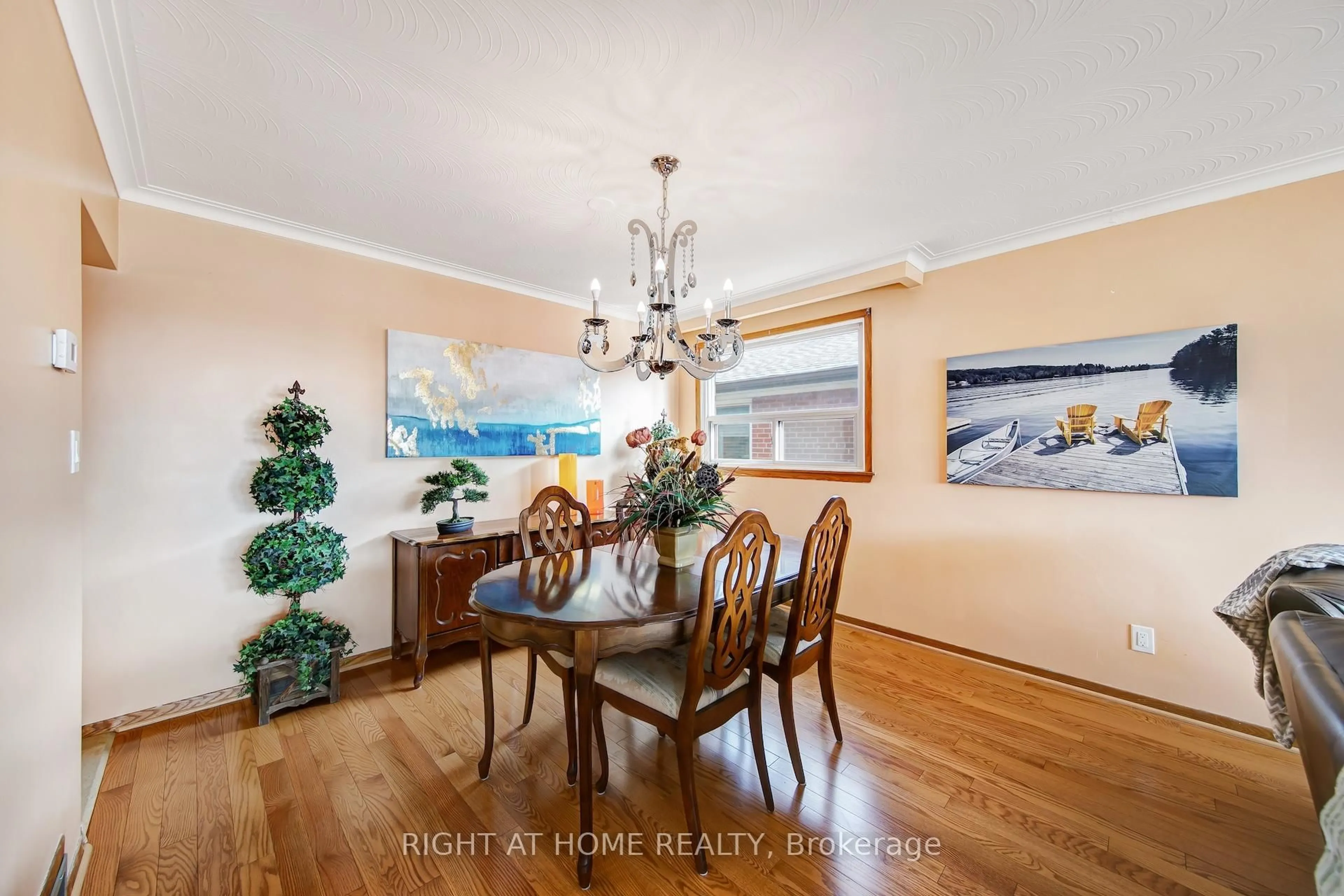 Dining room, wood/laminate floor for 234 Maple Leaf Dr, Toronto Ontario M6L 1P1