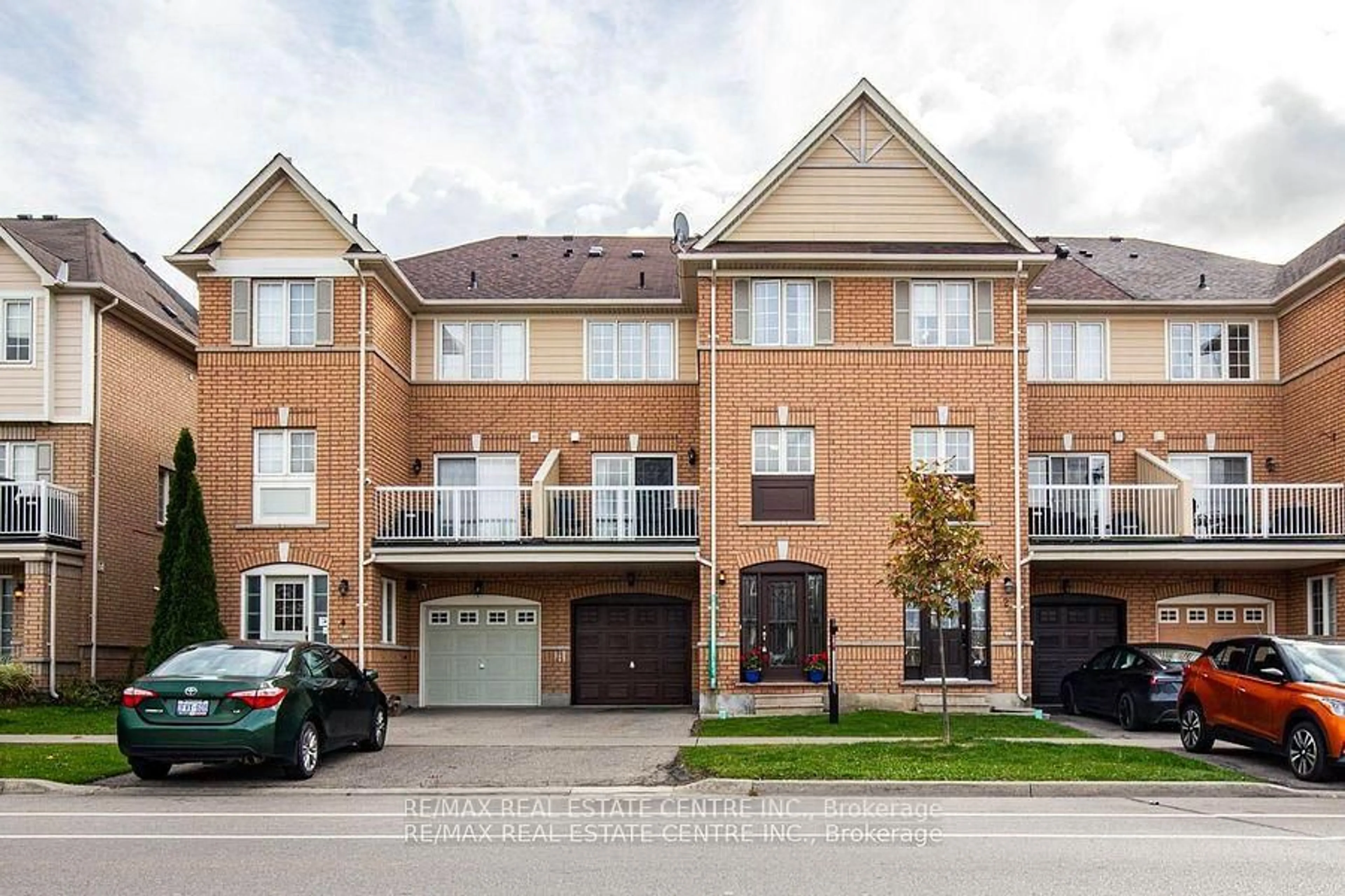 Home with brick exterior material, street for 620 Ferguson Dr #3, Milton Ontario L9T 0M7