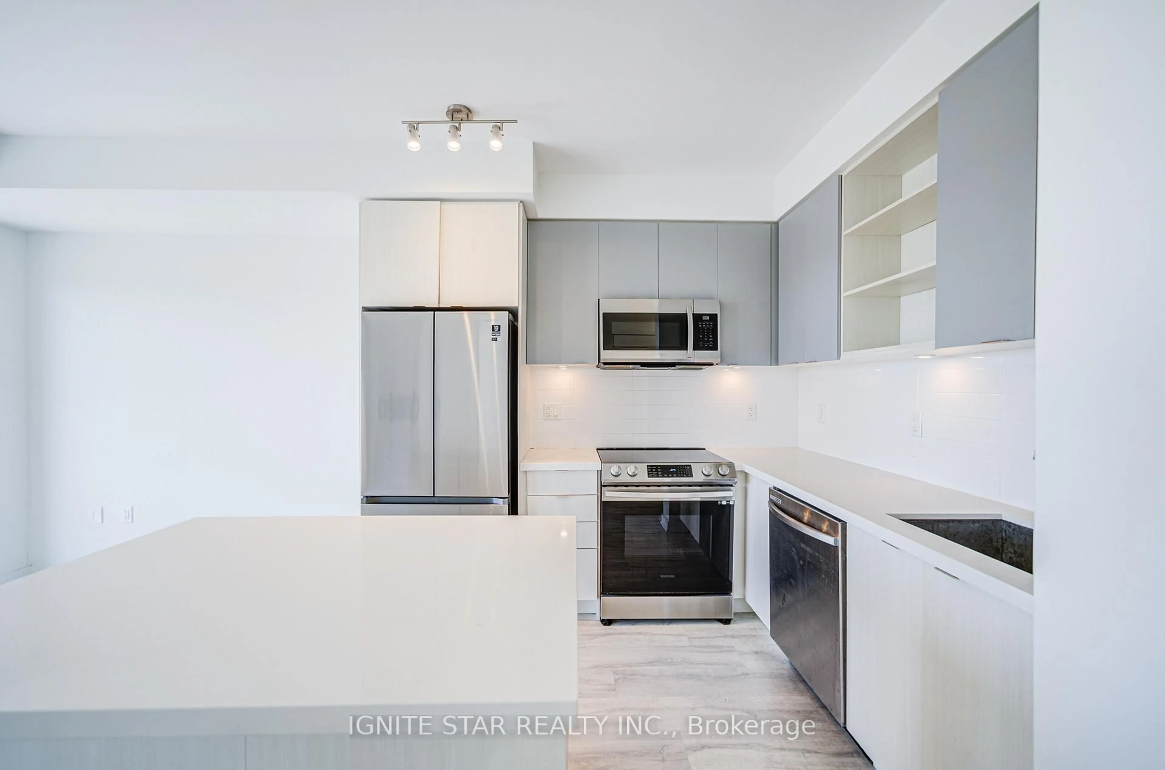 Standard kitchen, unknown for 4655 Metcalfe Ave #1508, Mississauga Ontario L5M 0Z7