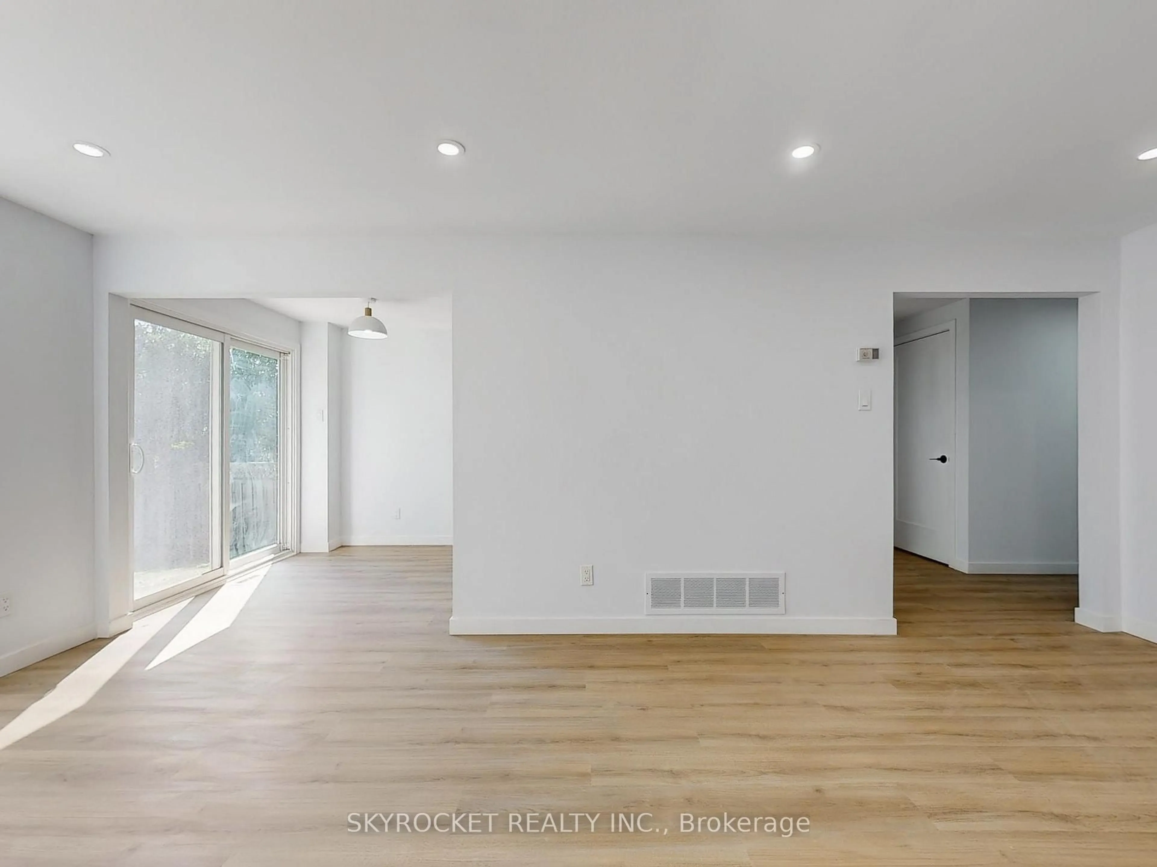 Unknown for 125 Bythia St, Orangeville Ontario L9W 3V4