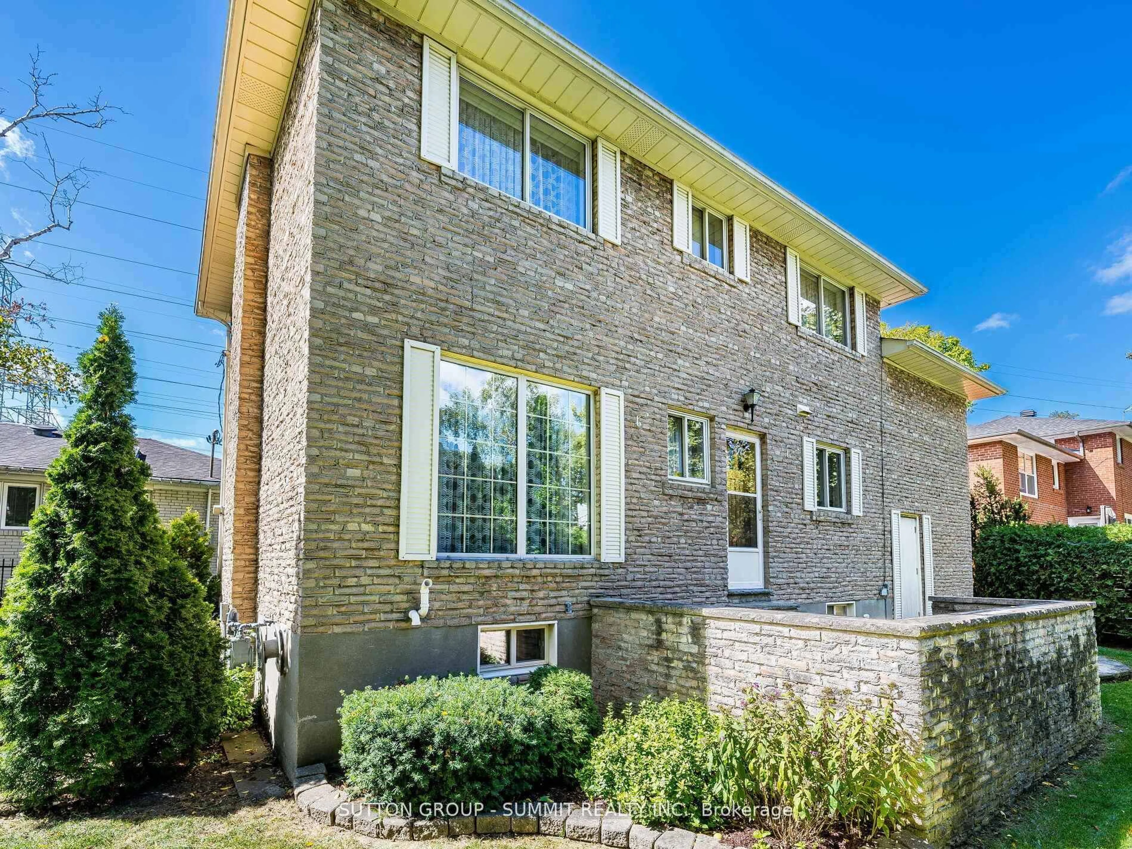 Home with brick exterior material, street for 7 Lochway Crt, Toronto Ontario M9B 4G6