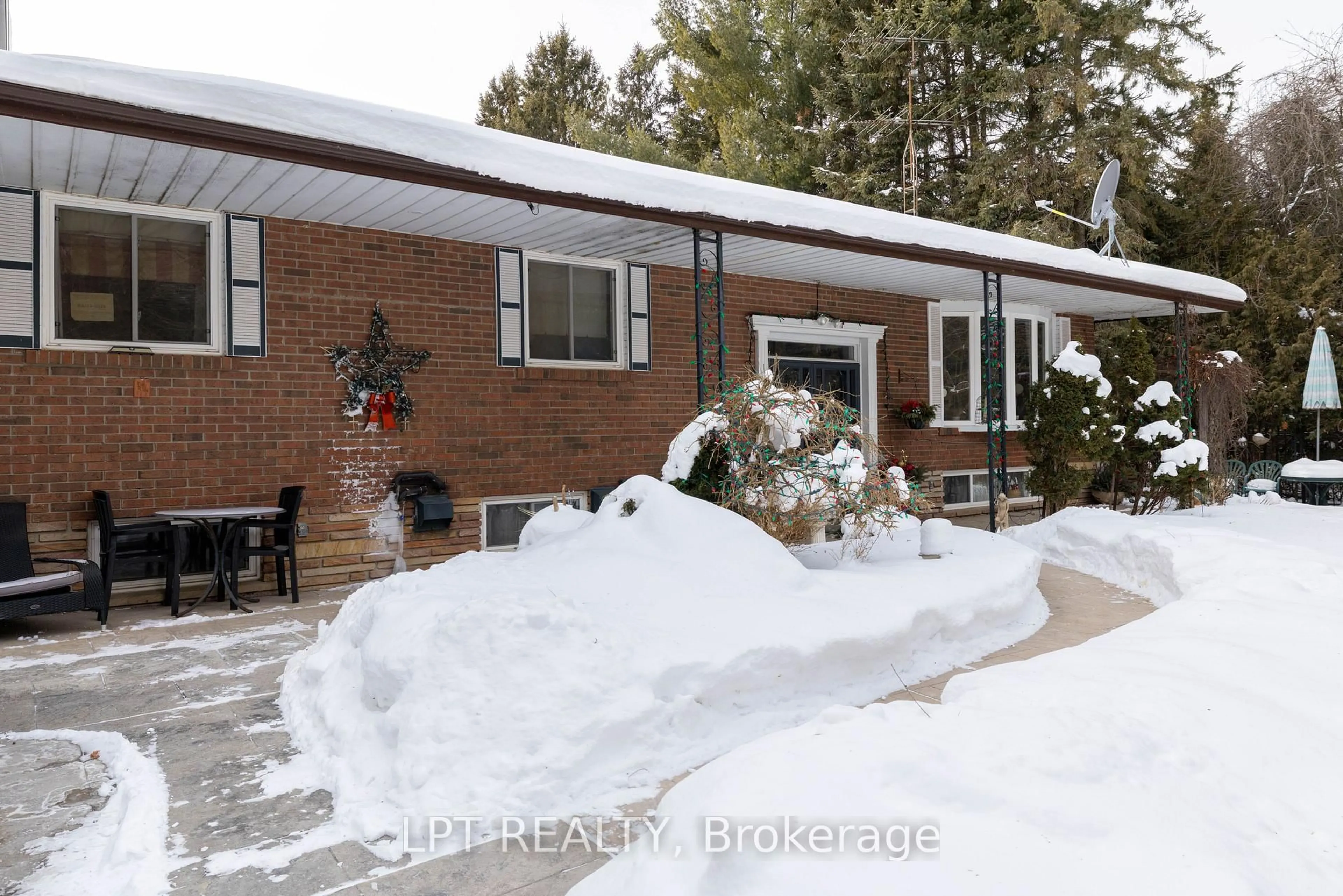 Patio, unknown for 15142 Mount Pleasant Rd, Caledon Ontario L7E 3M4