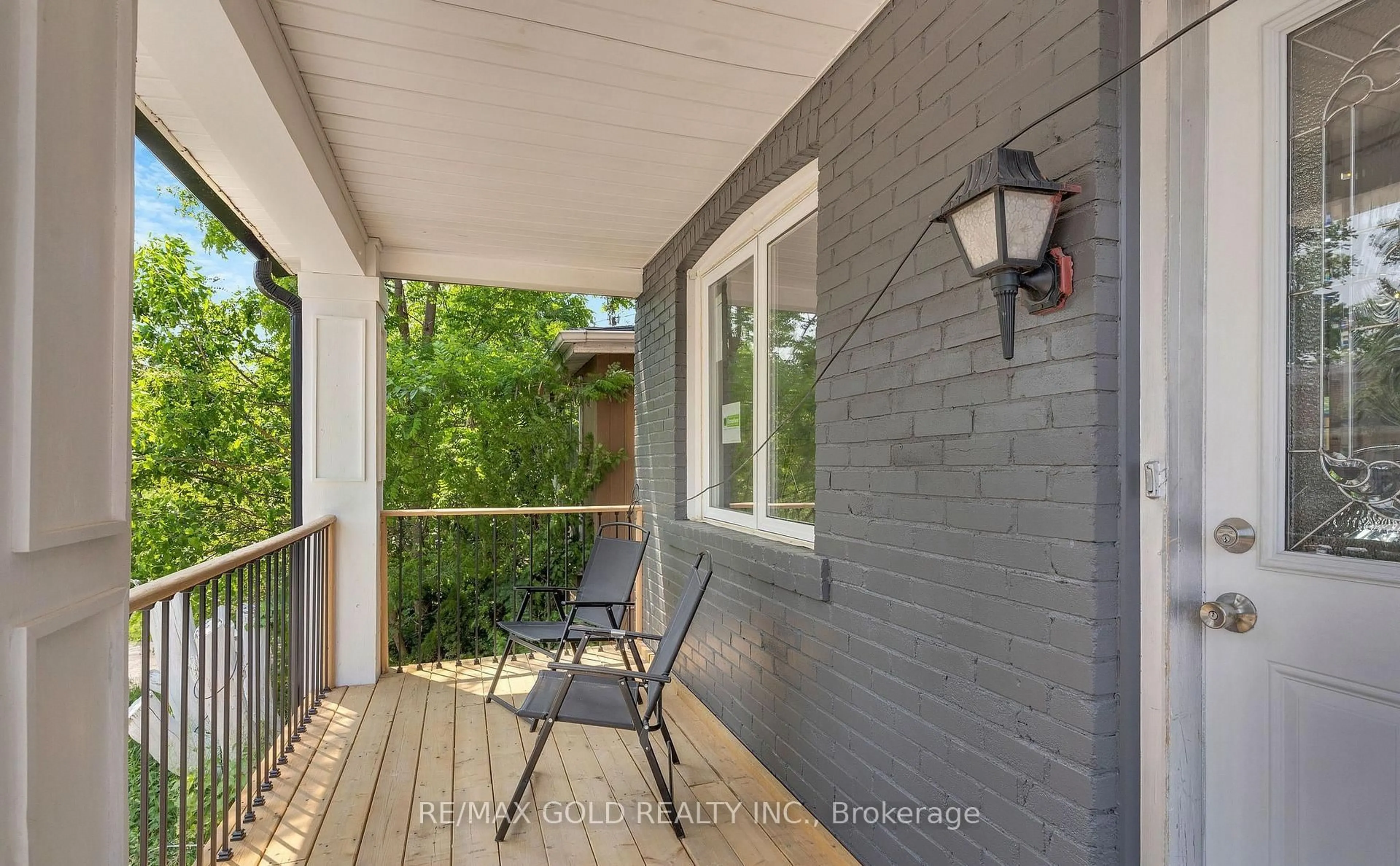 Patio, street for 8 Fairglen Cres, Toronto Ontario M9N 1S2