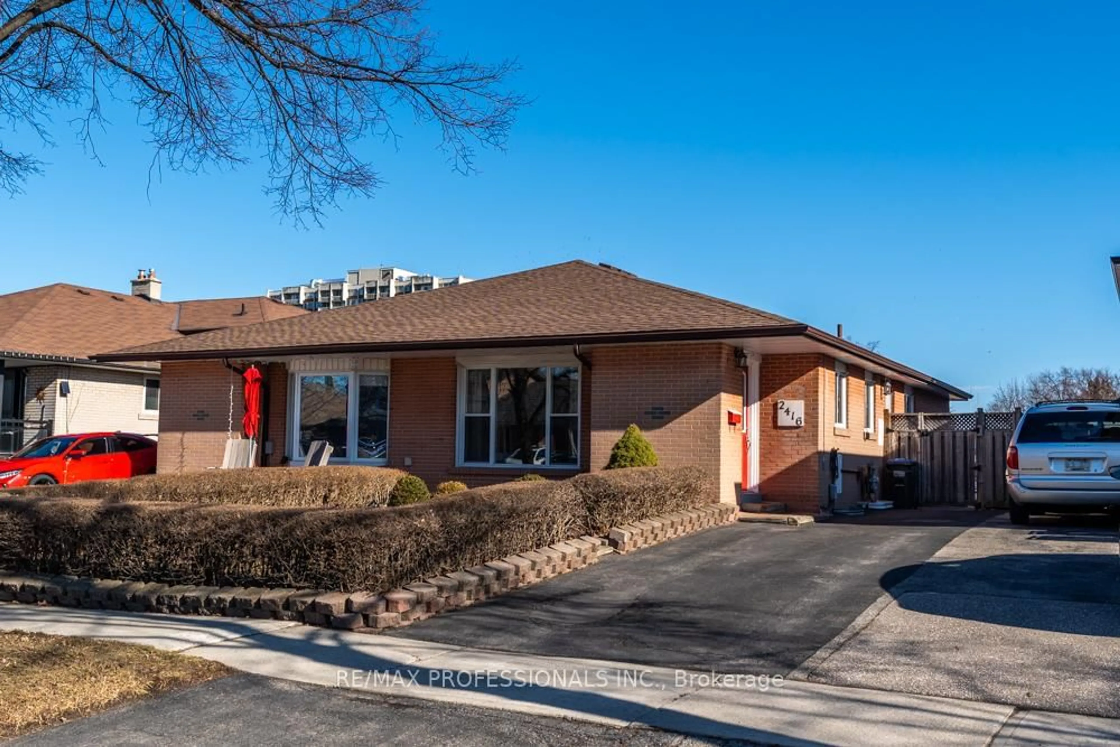 Unknown for 2416 Padstow Cres, Mississauga Ontario L5J 2G4