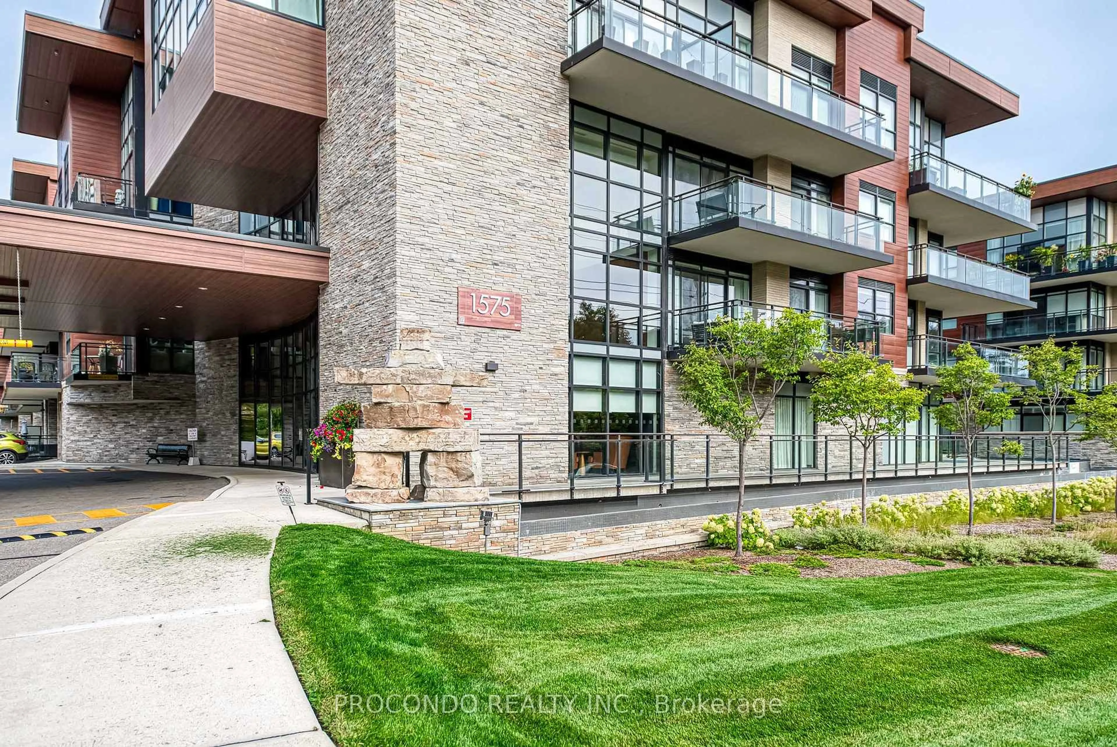 Unknown for 1575 Lakeshore Rd #350, Mississauga Ontario L5J 0B1