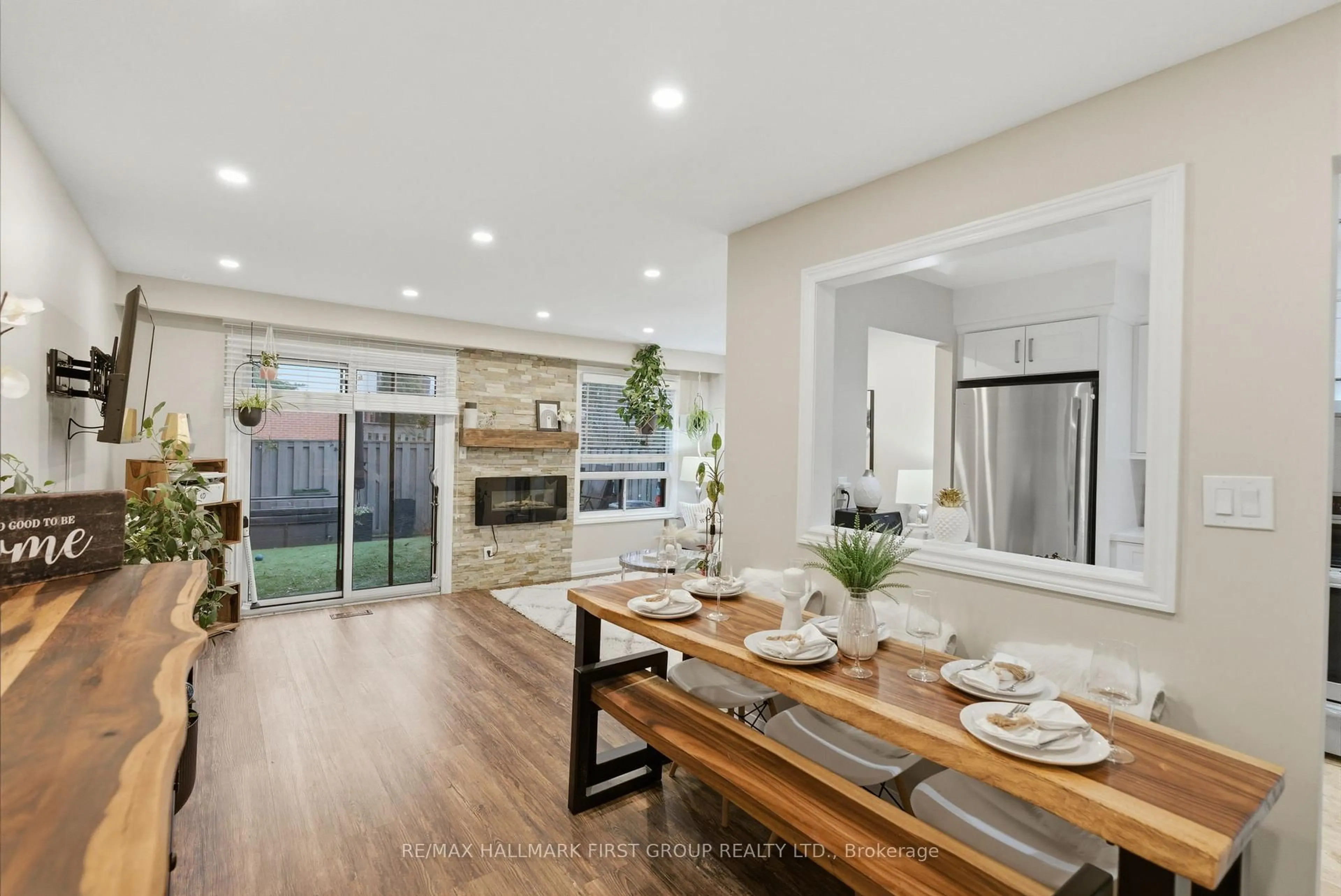 Open concept kitchen, unknown for 61 Foster Cres #61, Brampton Ontario L6V 3M8