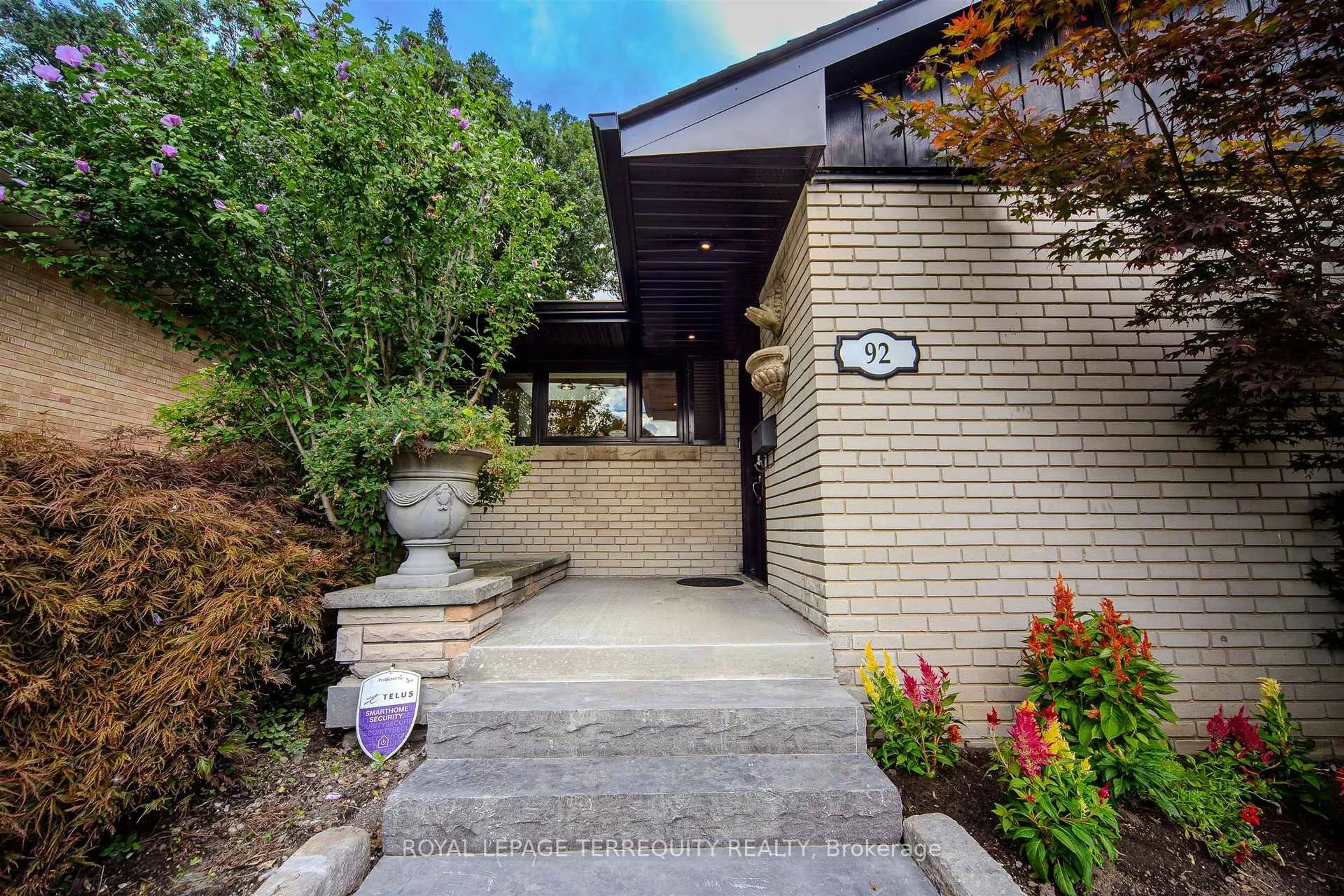 Unknown for 92 Saskatoon Dr, Toronto Ontario M9P 2G4