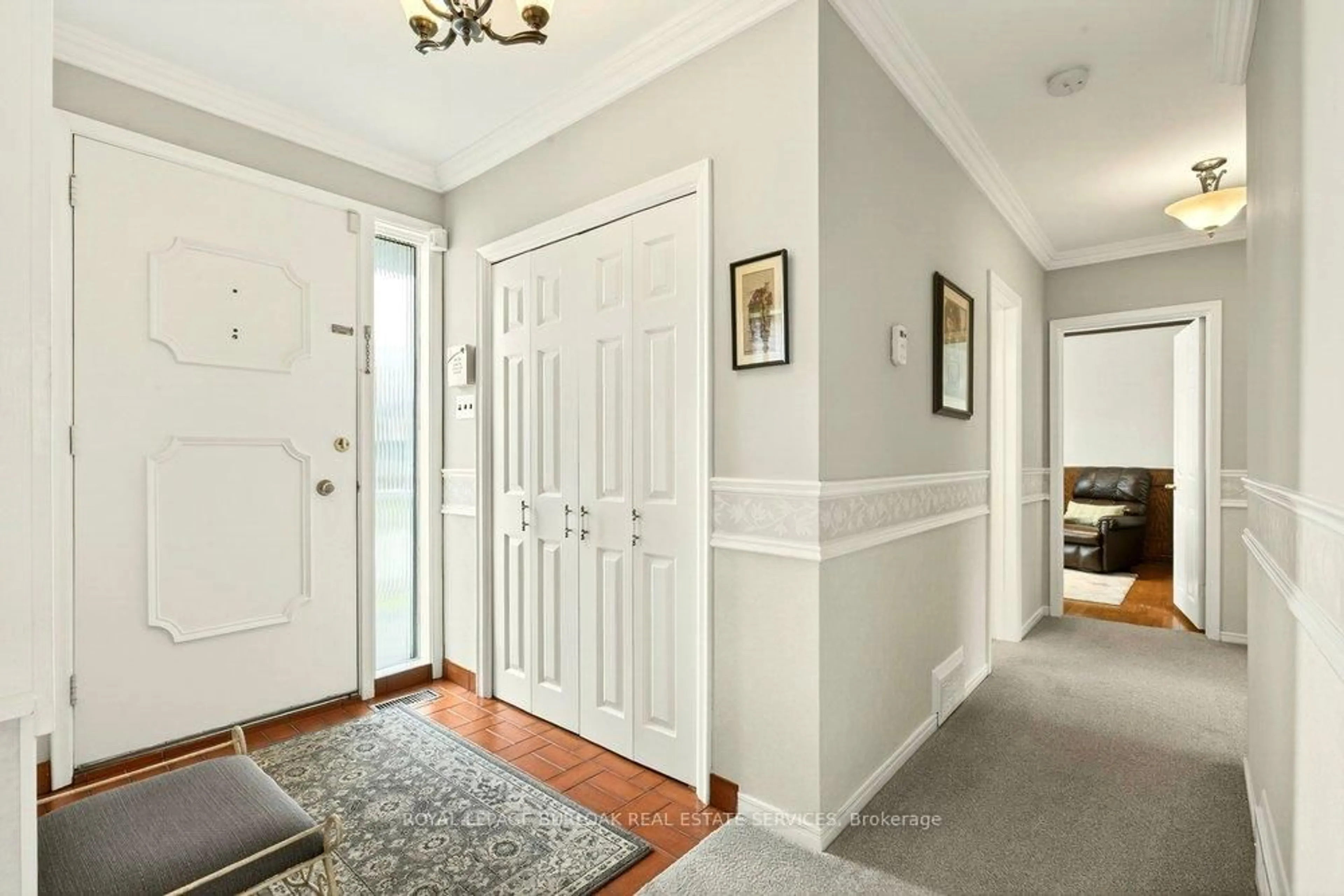 Indoor entryway for 83 Sunvale Dr, Toronto Ontario M9R 1Z4