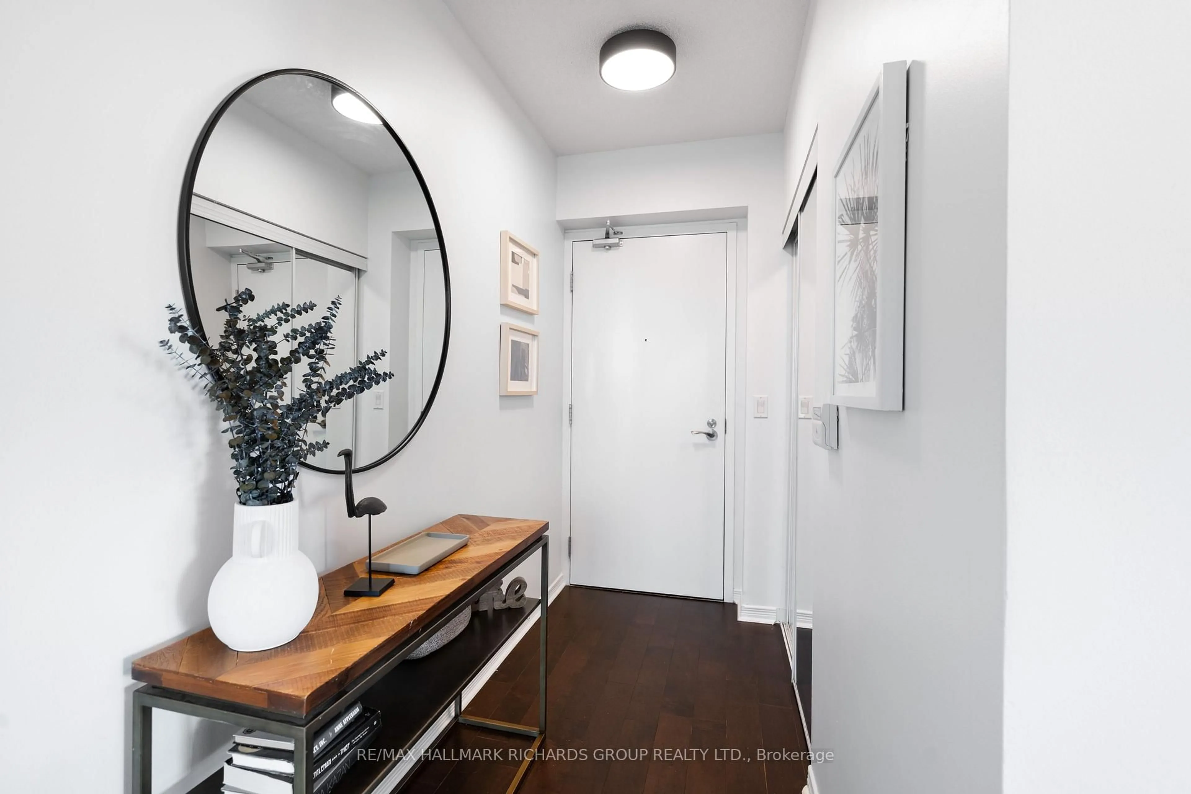 Indoor entryway for 2230 Lake Shore Blvd #1604, Toronto Ontario M8V 0B2