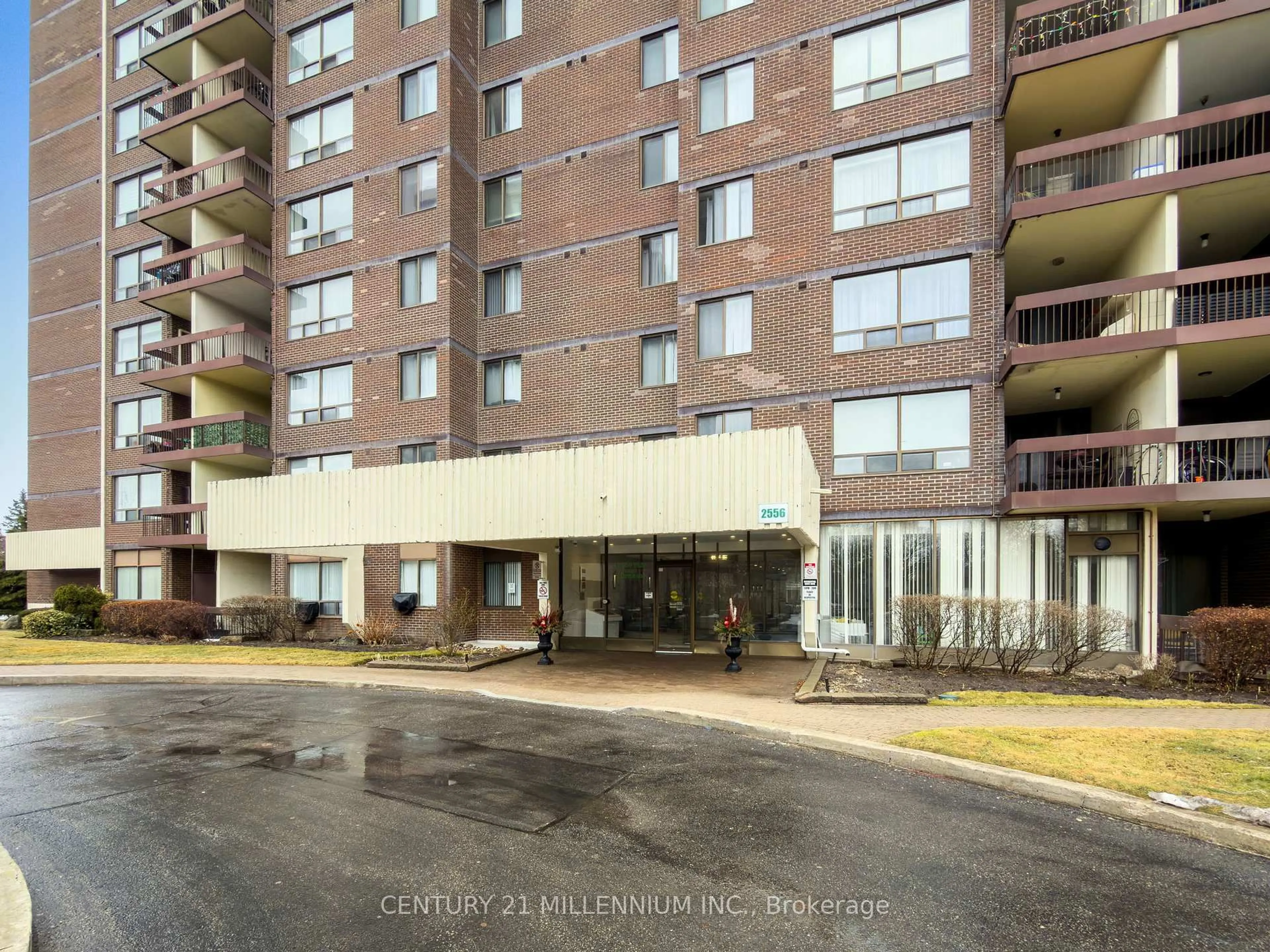 Indoor foyer for 2556 Argyle Rd #107, Mississauga Ontario L5B 2H6