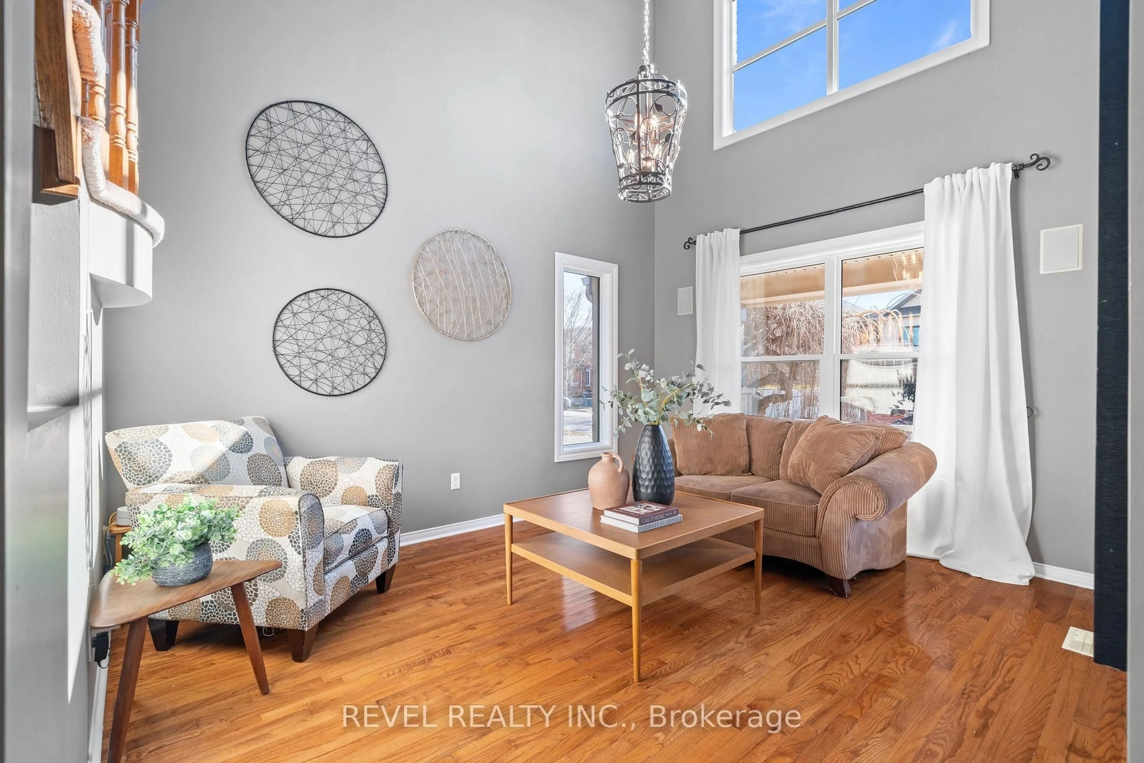 Living room with furniture, unknown for 5417 Blue Spruce Ave, Burlington Ontario L7L 7C5