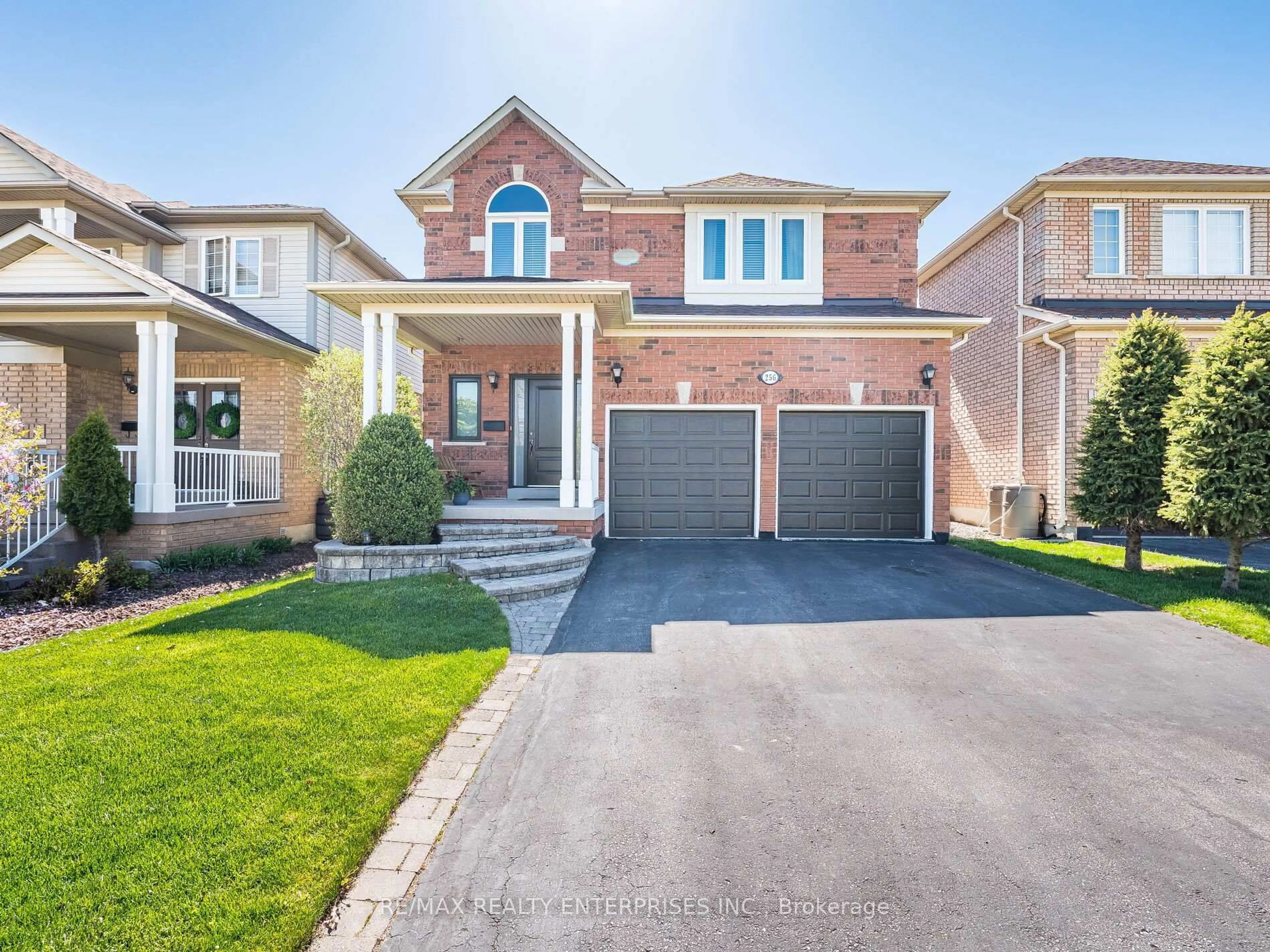 Home with brick exterior material, street for 256 Sherwood Rd, Milton Ontario L9T 7C3