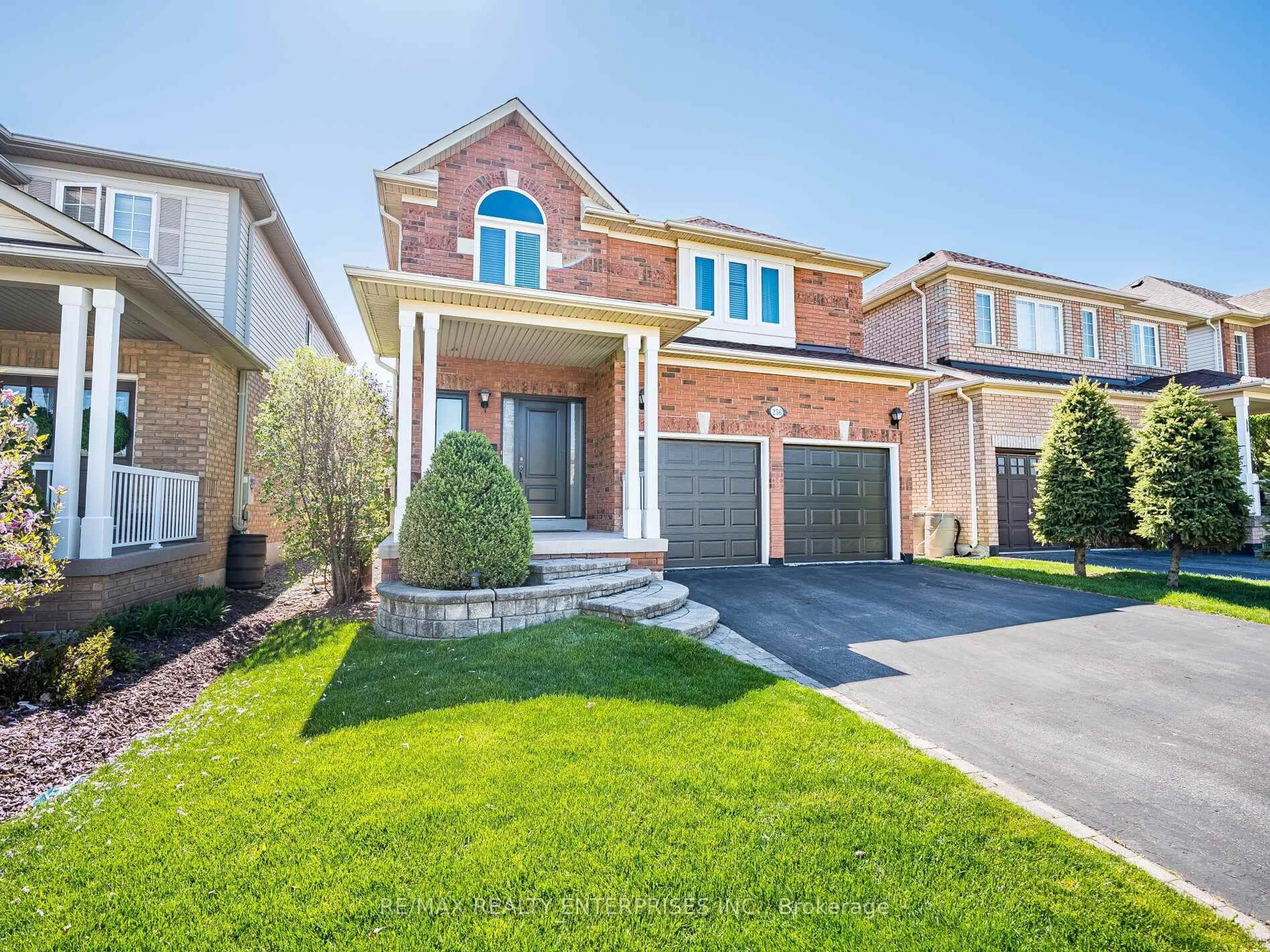Home with brick exterior material, street for 256 Sherwood Rd, Milton Ontario L9T 7C3