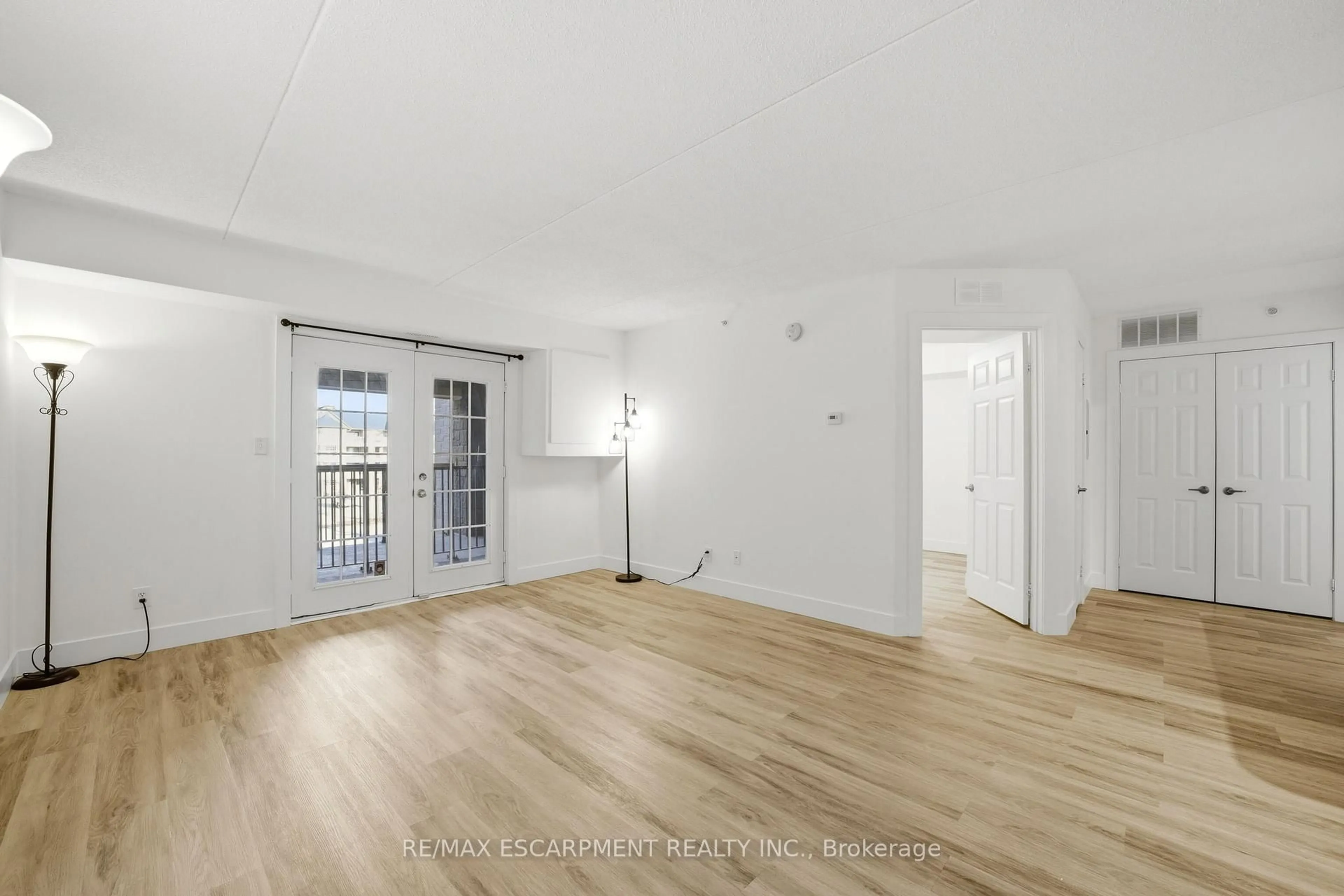 A pic of a room for 1411 Walkers Line #308, Burlington Ontario L7M 4P5