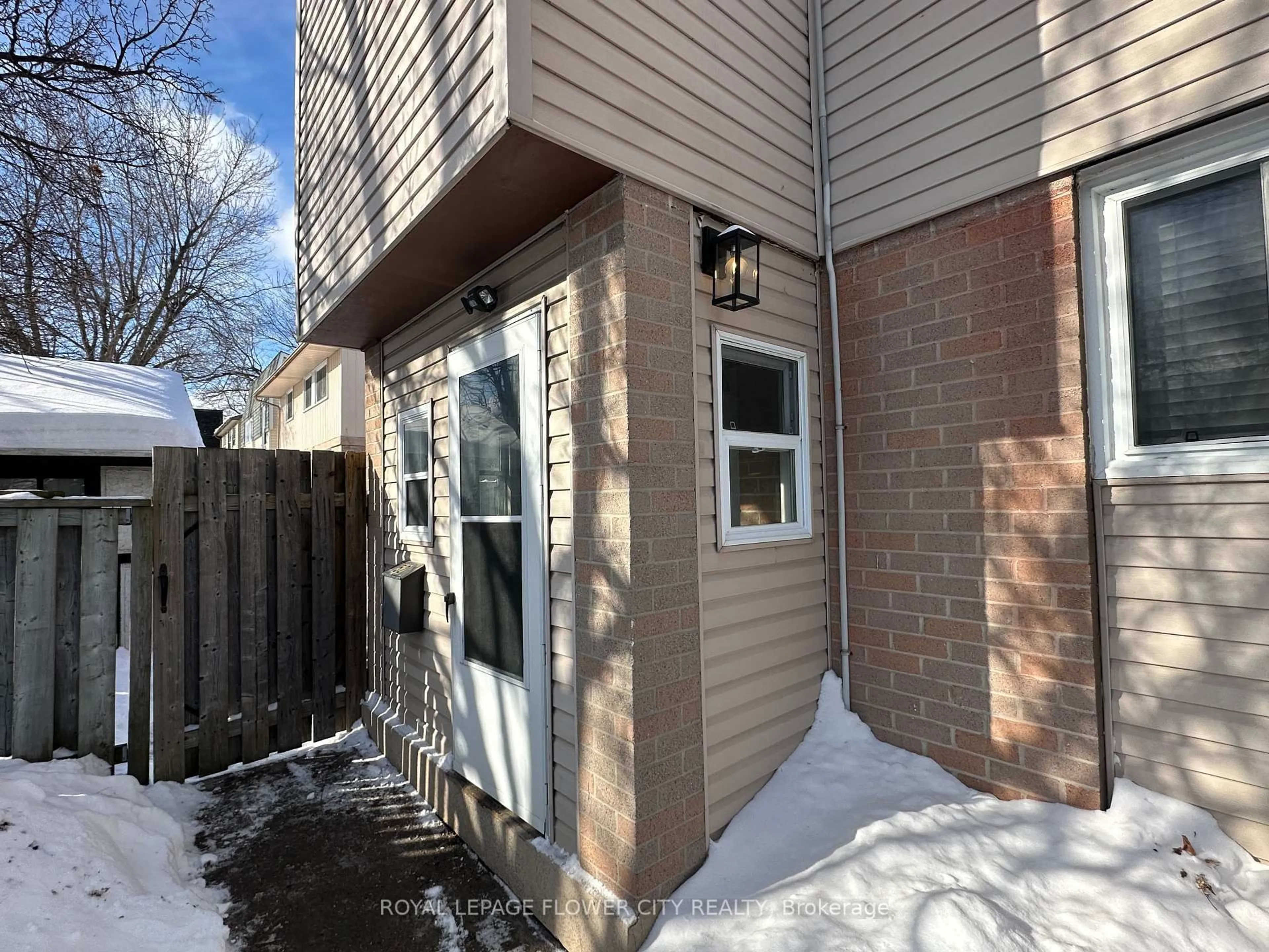 Unknown for 52 Grand Valley Dr, Brampton Ontario L6S 2K9