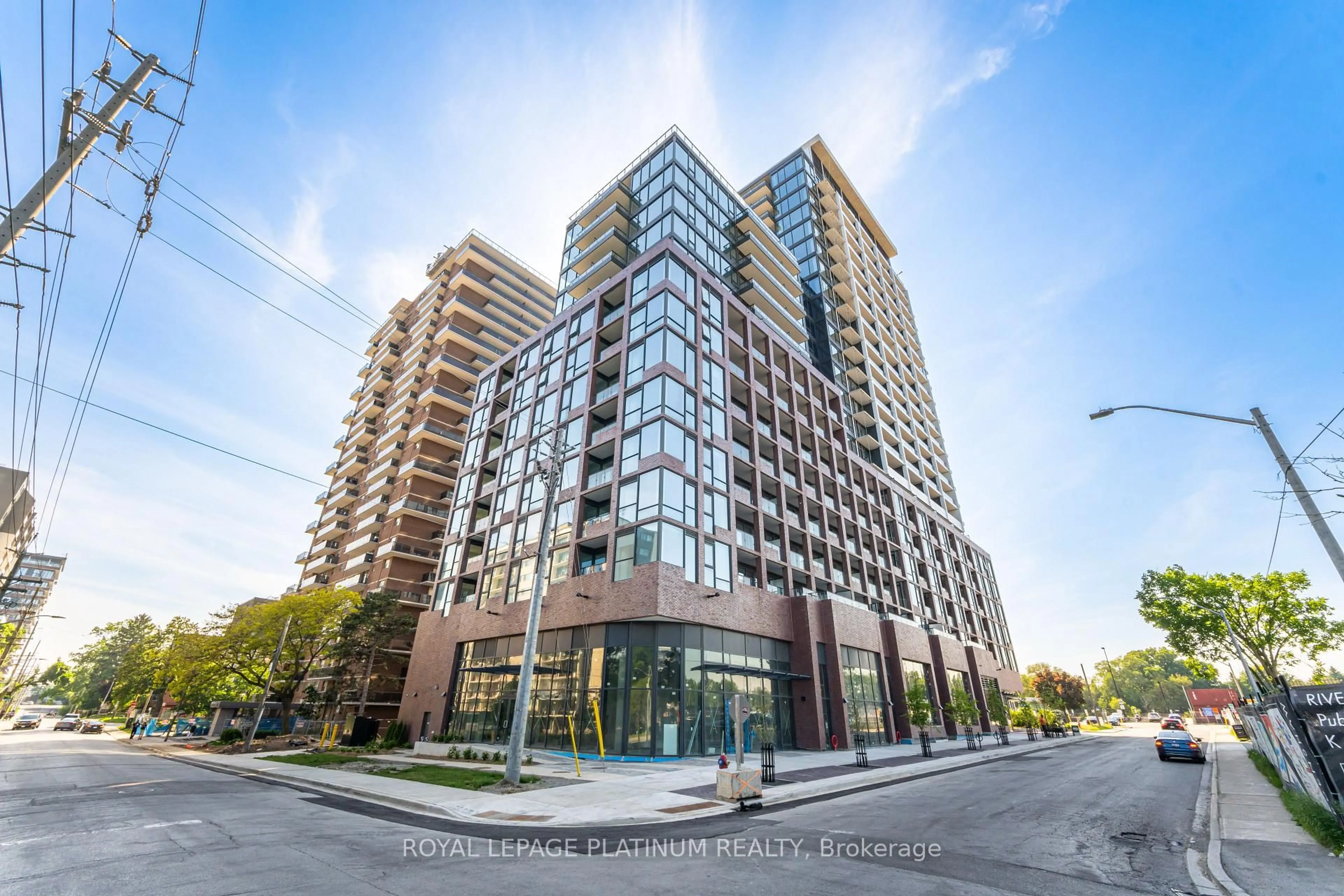 Indoor foyer for 28 Ann St #1112, Mississauga Ontario L5G 3G1