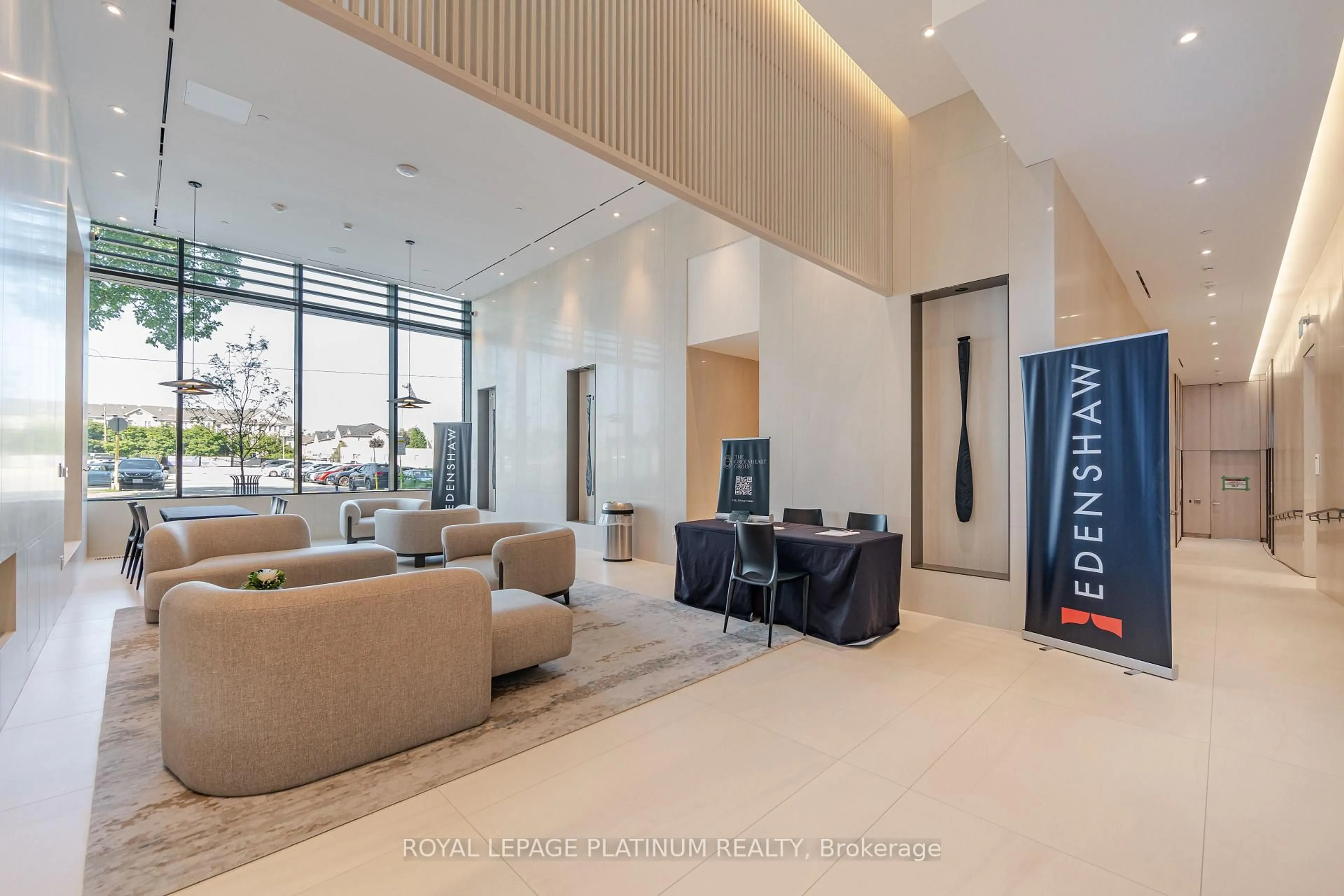 Lobby for 28 Ann St #1112, Mississauga Ontario L5G 3G1