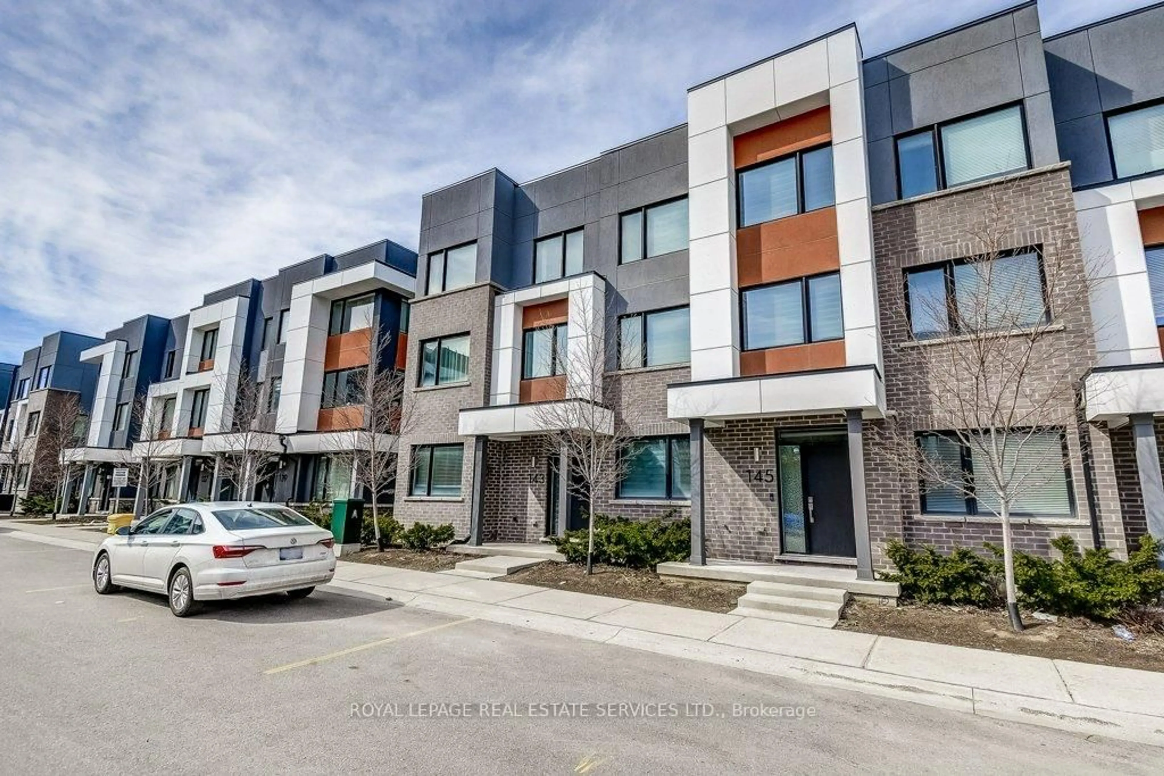 Unknown for 143 Grovewood Common, Oakville Ontario L6H 0X5