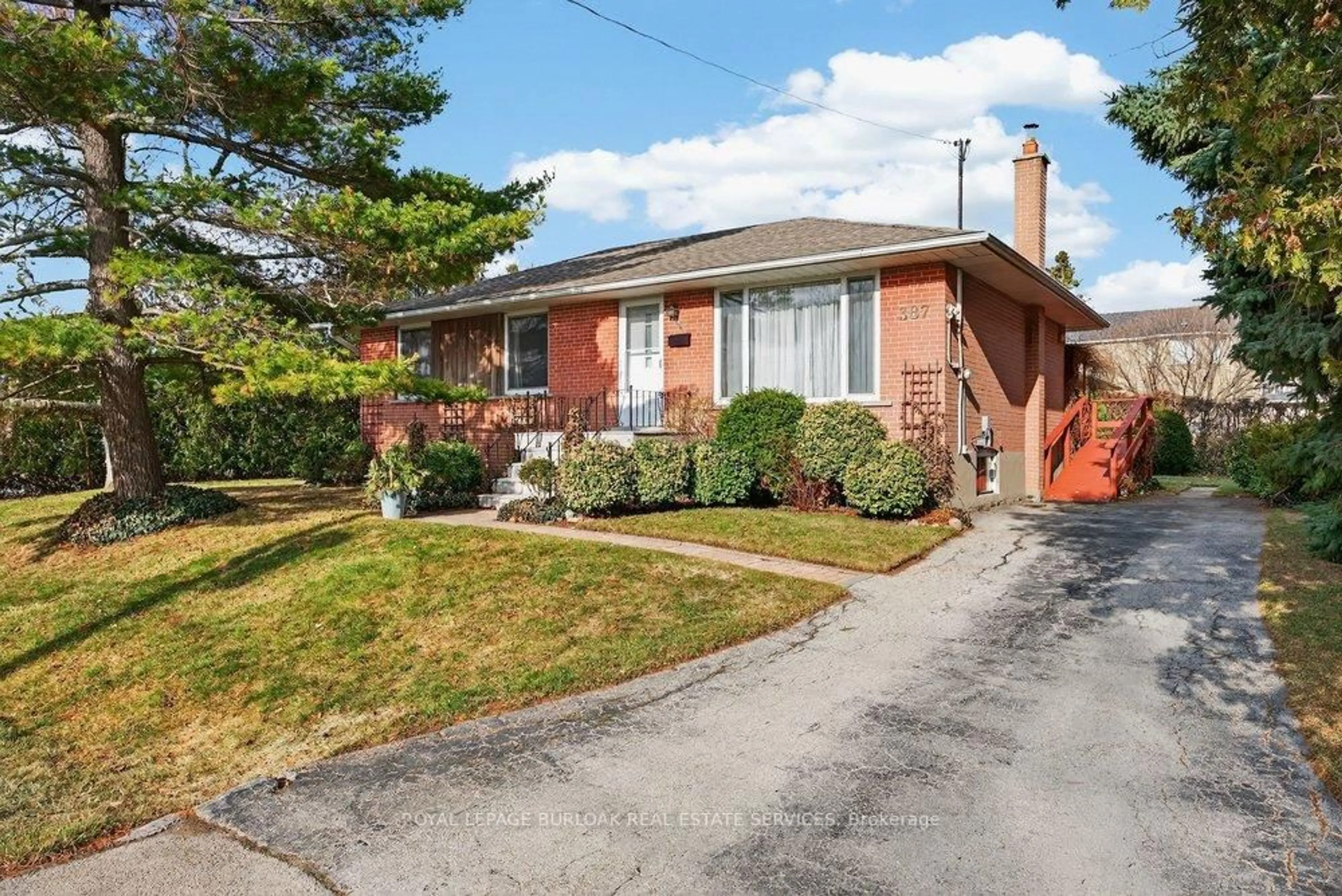 Home with brick exterior material, street for 387 Walton St, Oakville Ontario L6K 1R7