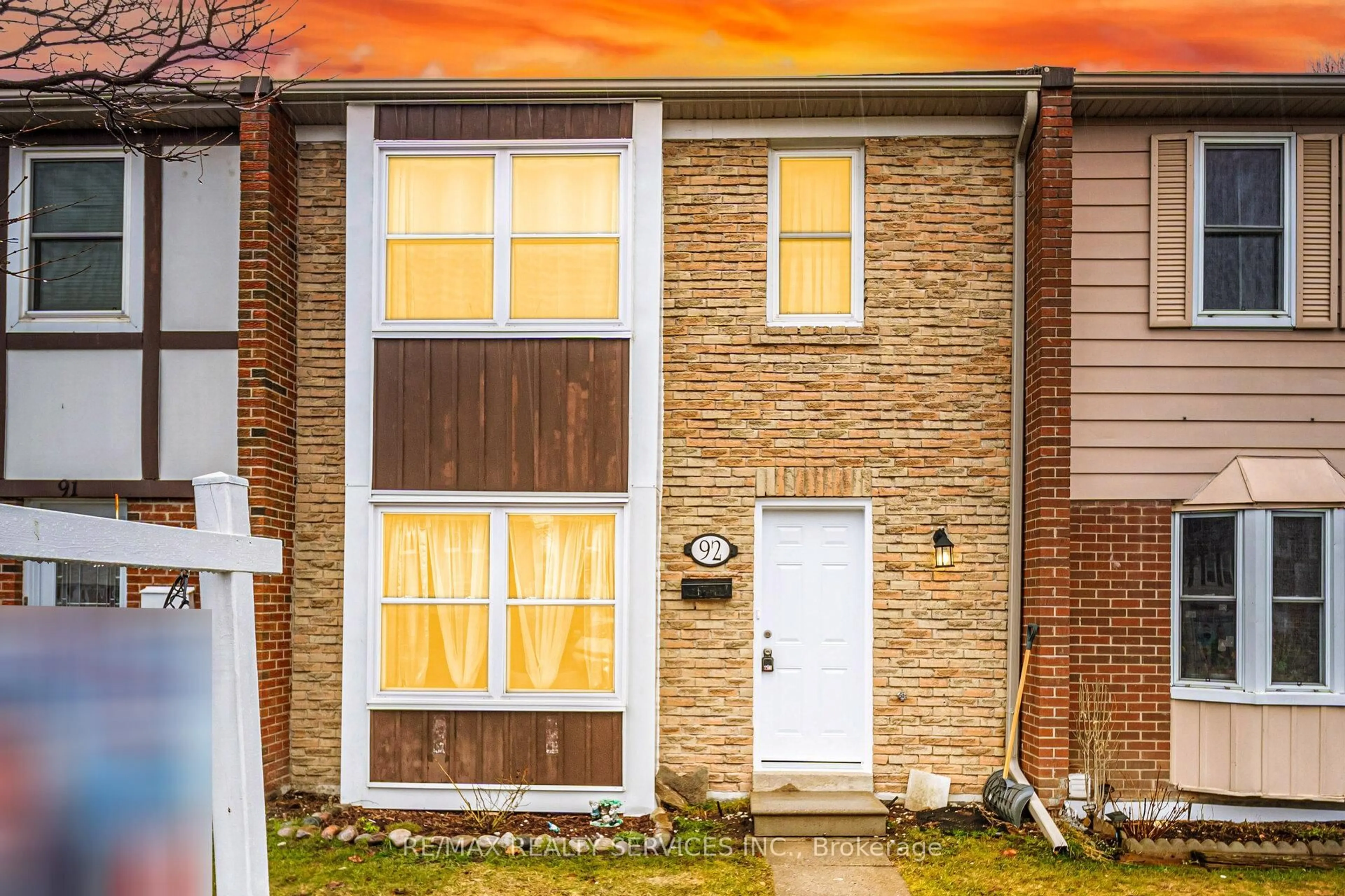 Home with brick exterior material, street for 900 Central Park Dr #92, Brampton Ontario L6S 3J6