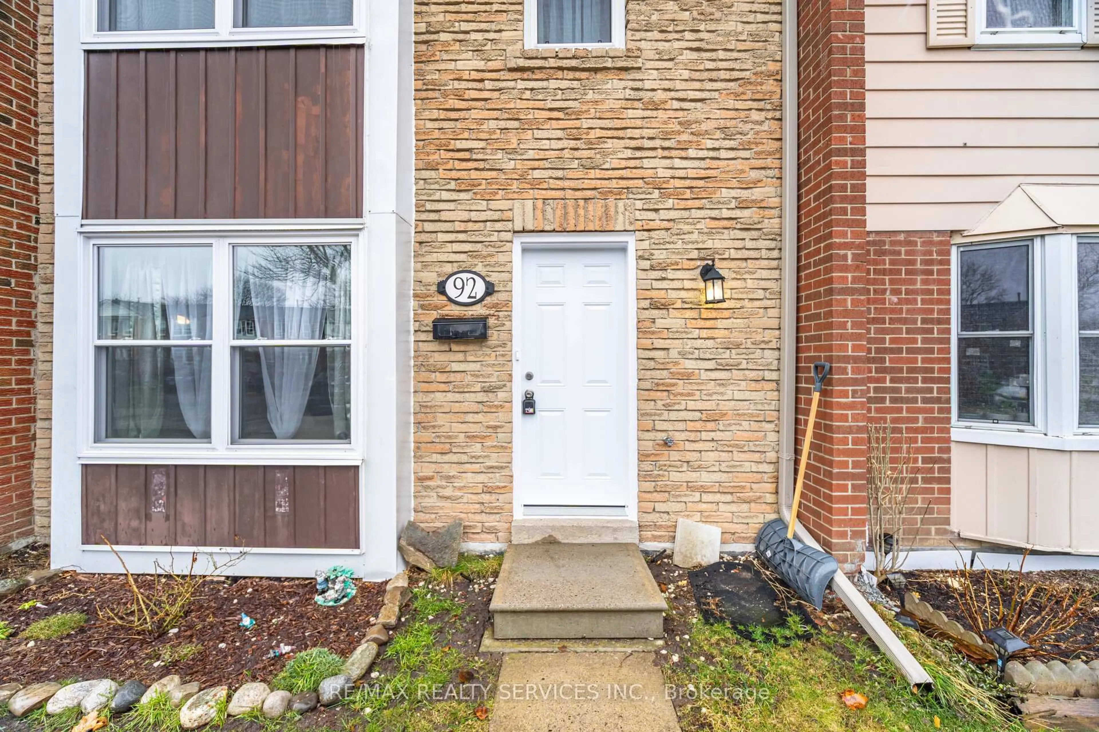 Home with brick exterior material, street for 900 Central Park Dr #92, Brampton Ontario L6S 3J6