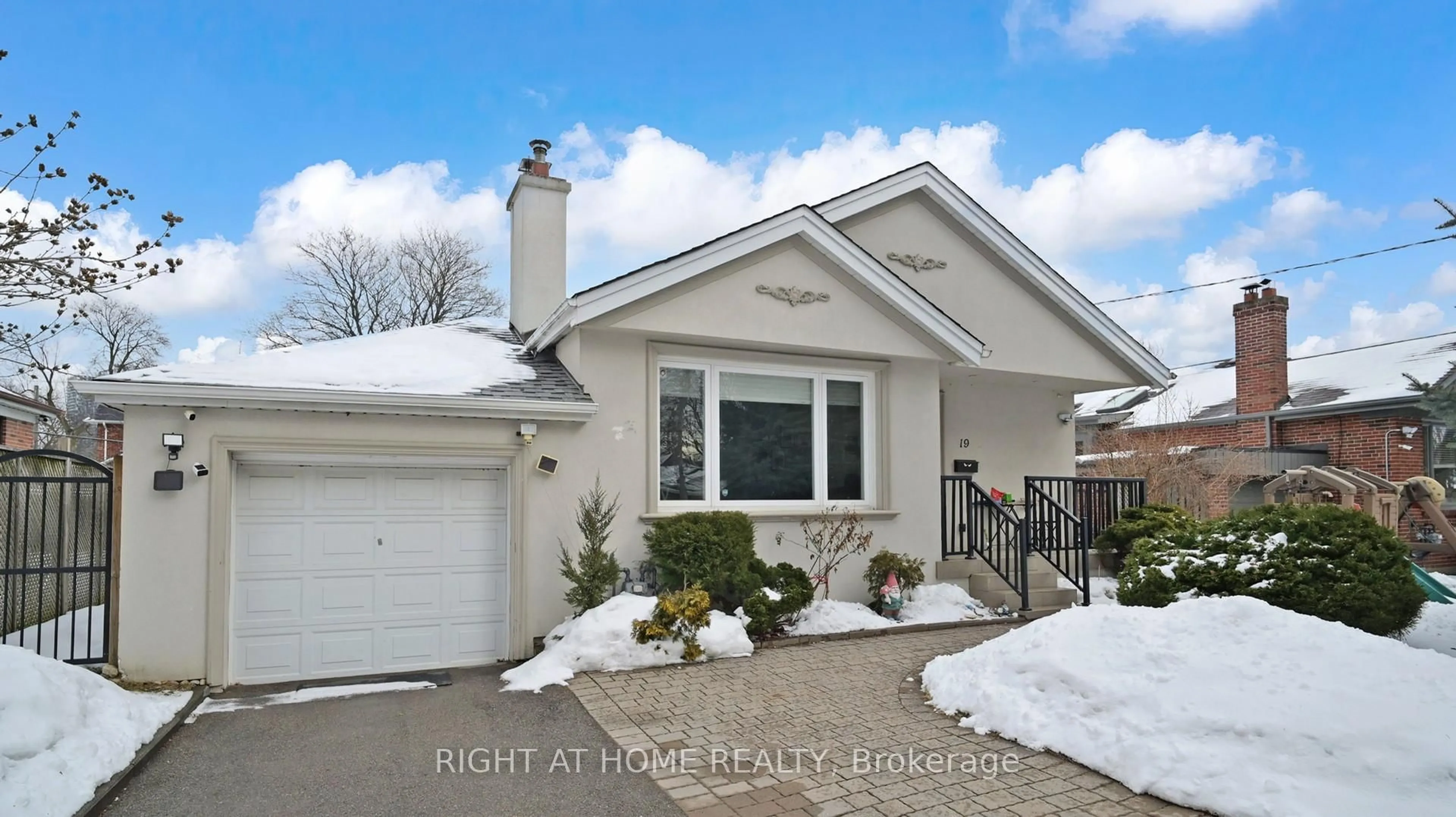 Home with vinyl exterior material, street for 19 Harjolyn Dr, Toronto Ontario M9B 3T8