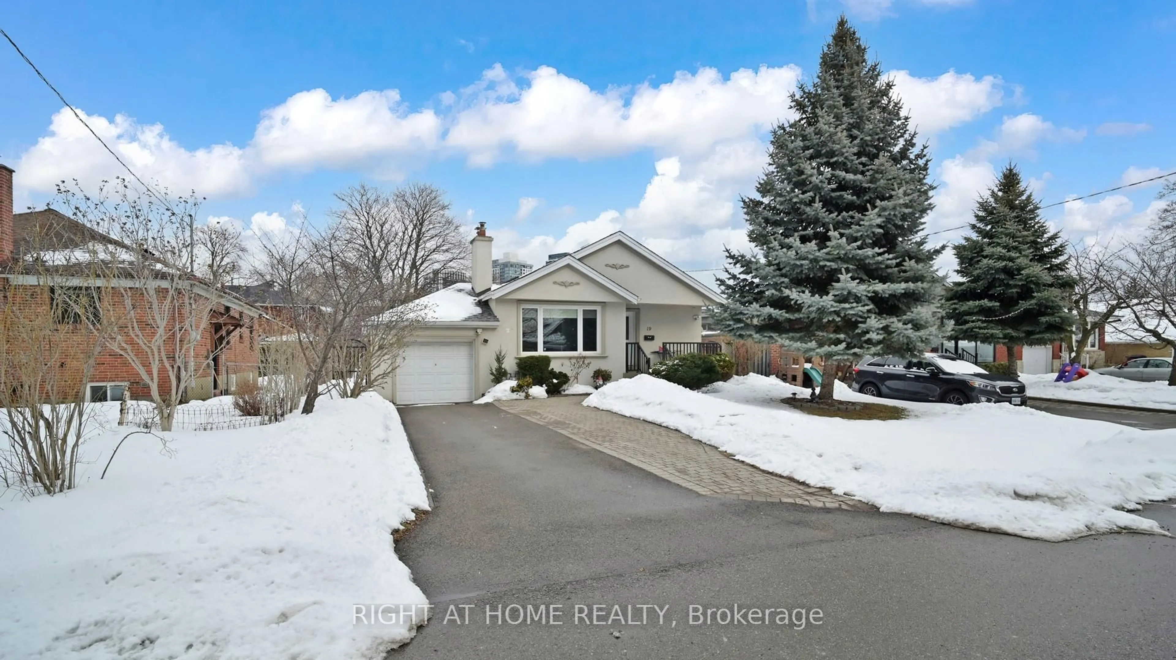 A pic from outside/outdoor area/front of a property/back of a property/a pic from drone, street for 19 Harjolyn Dr, Toronto Ontario M9B 3T8