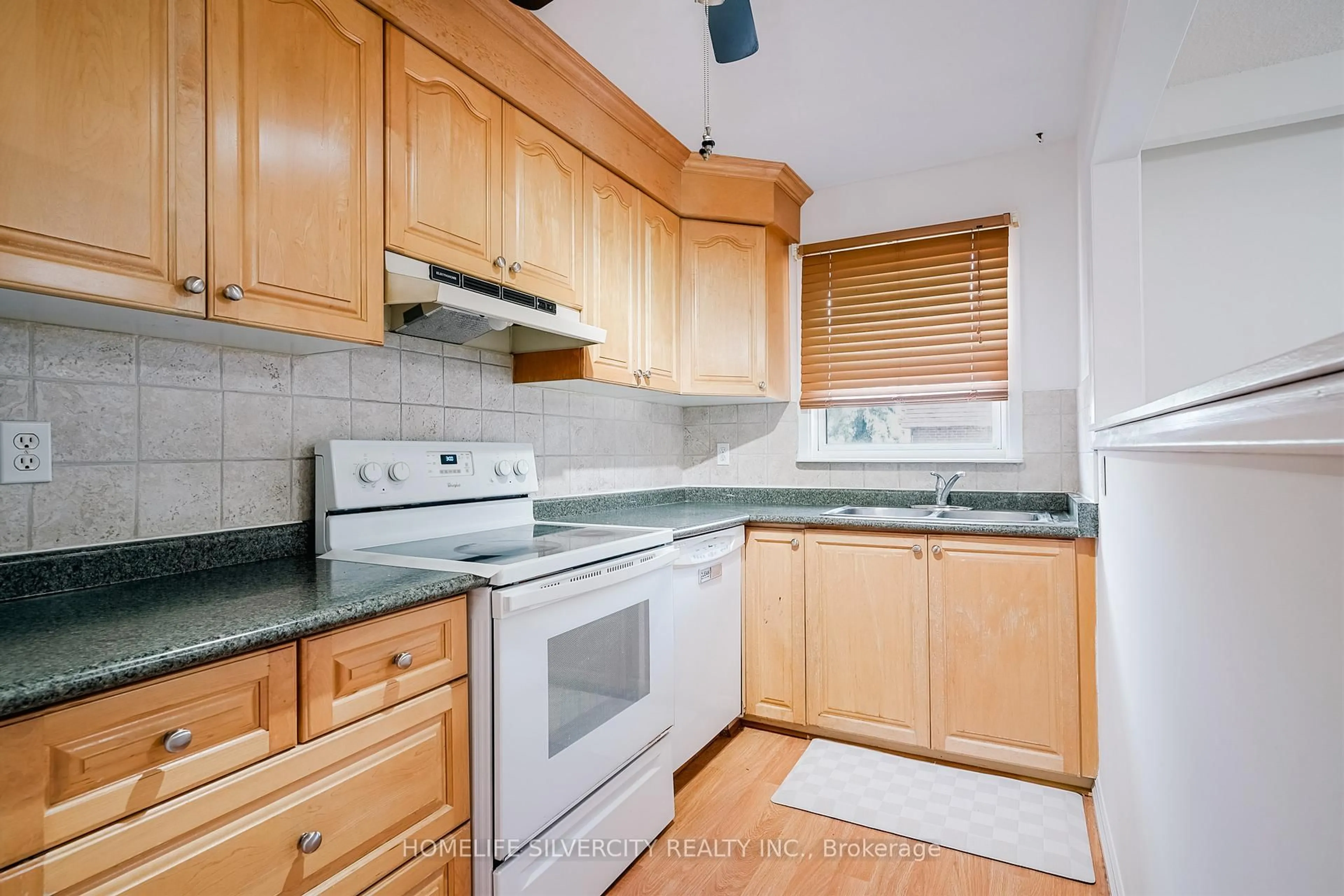 Standard kitchen, unknown for 235 Bronte St #57, Milton Ontario L9T 3V8