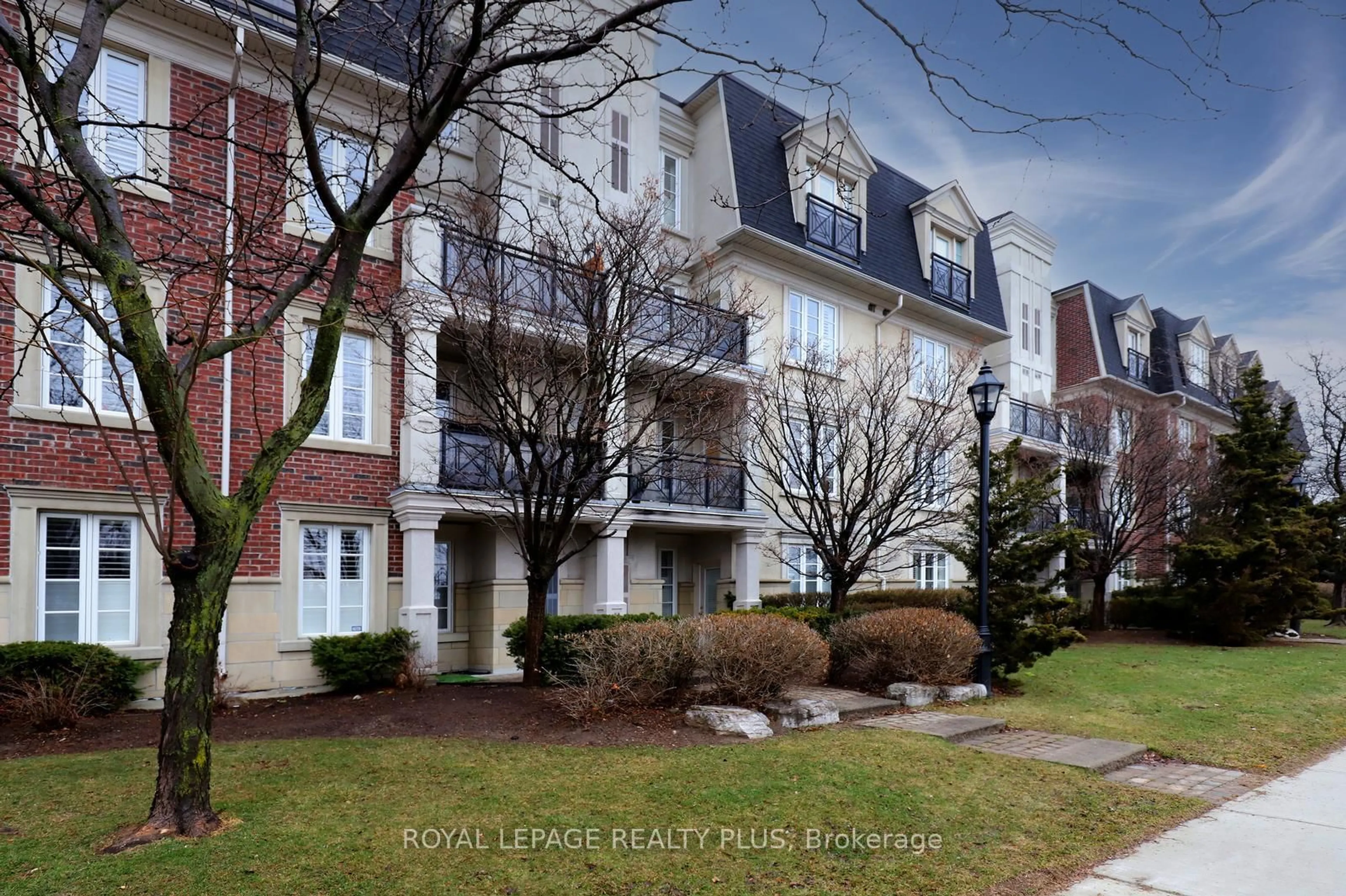 Unknown for 3351 Cawthra Rd #215, Mississauga Ontario L5A 4N5