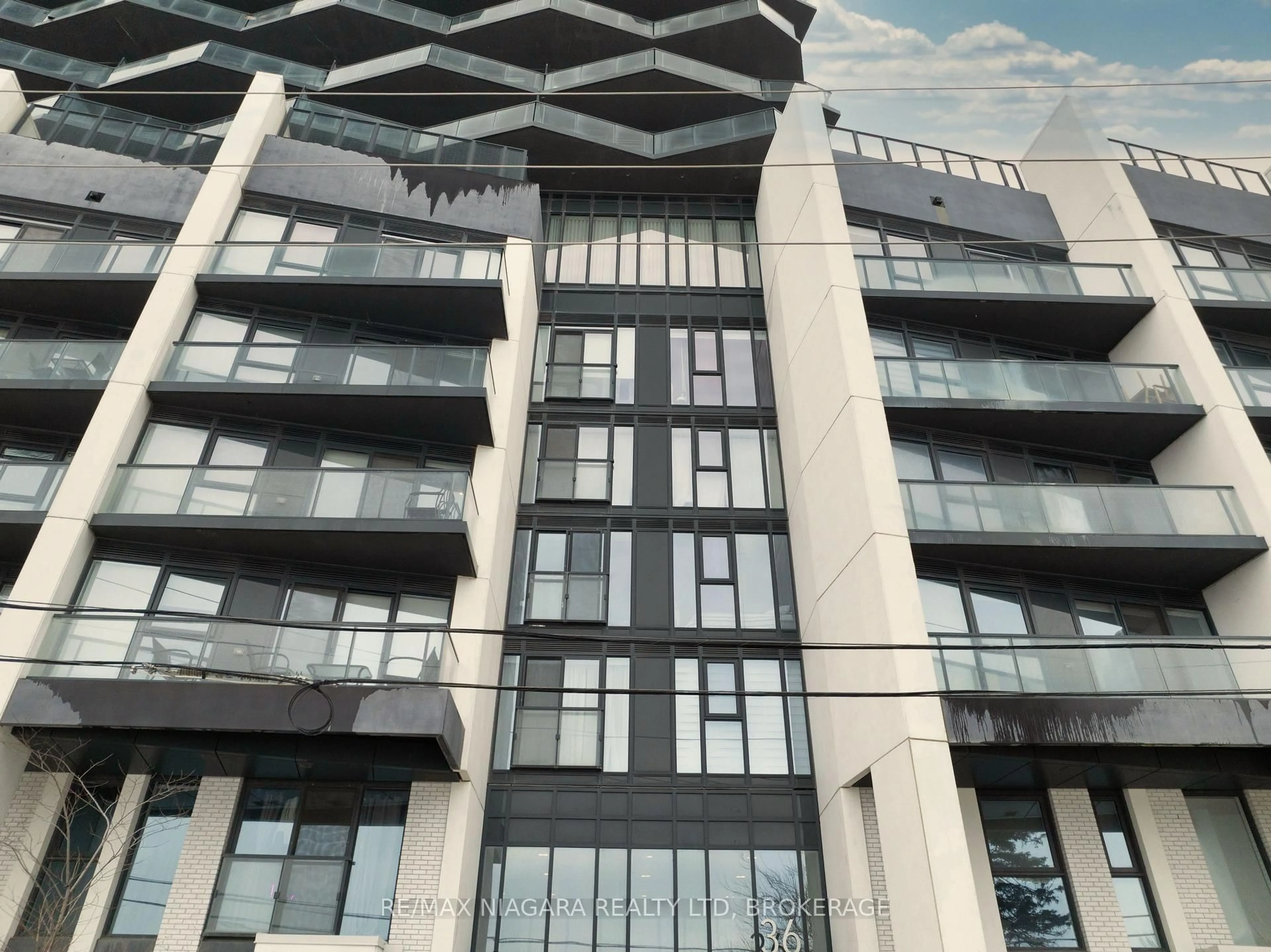 Indoor foyer for 36 Zorra St #2611, Toronto Ontario M8Z 0G5