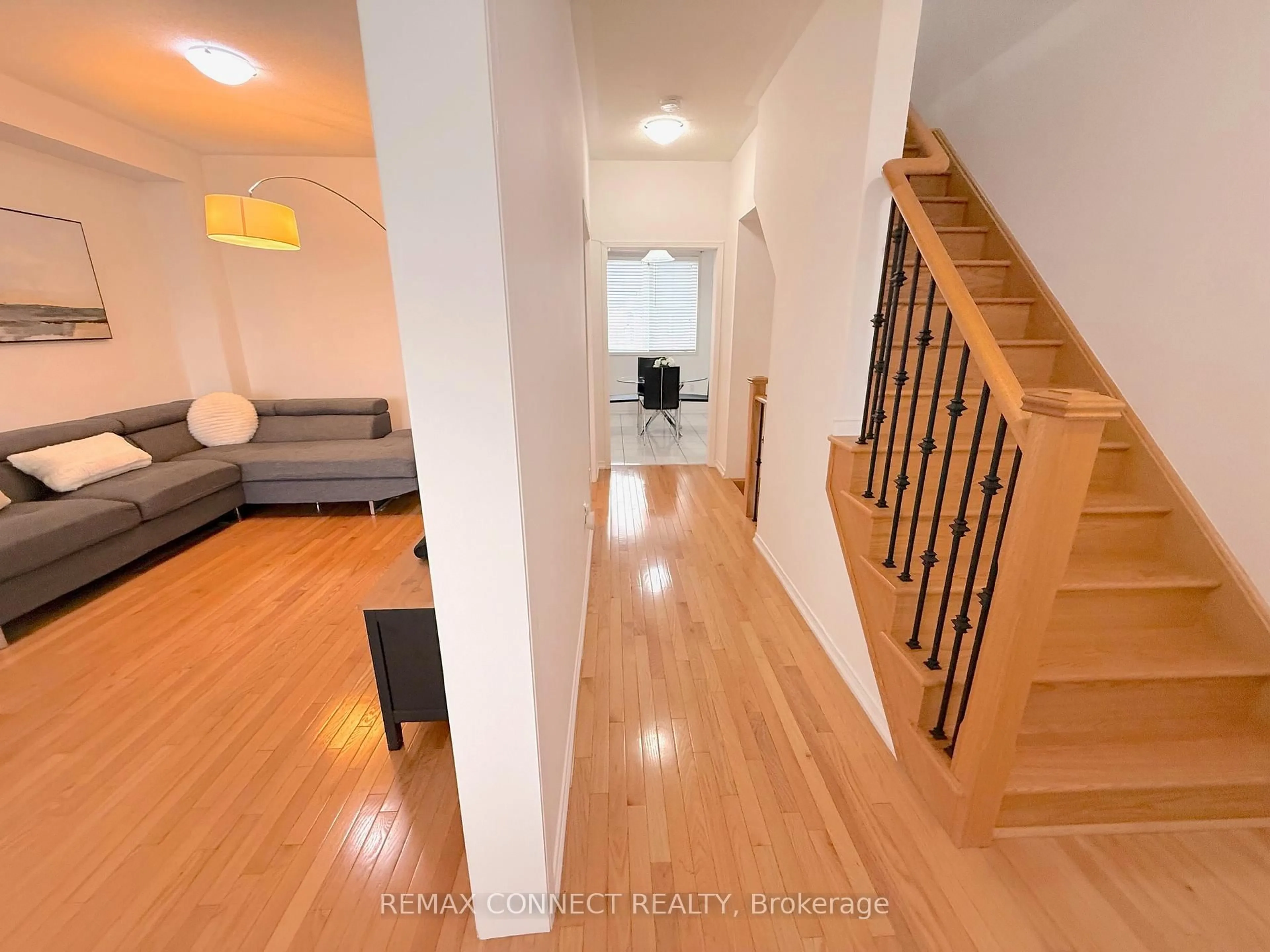 Unknown for 174 Sussexvale Dr, Brampton Ontario L6R 3R1