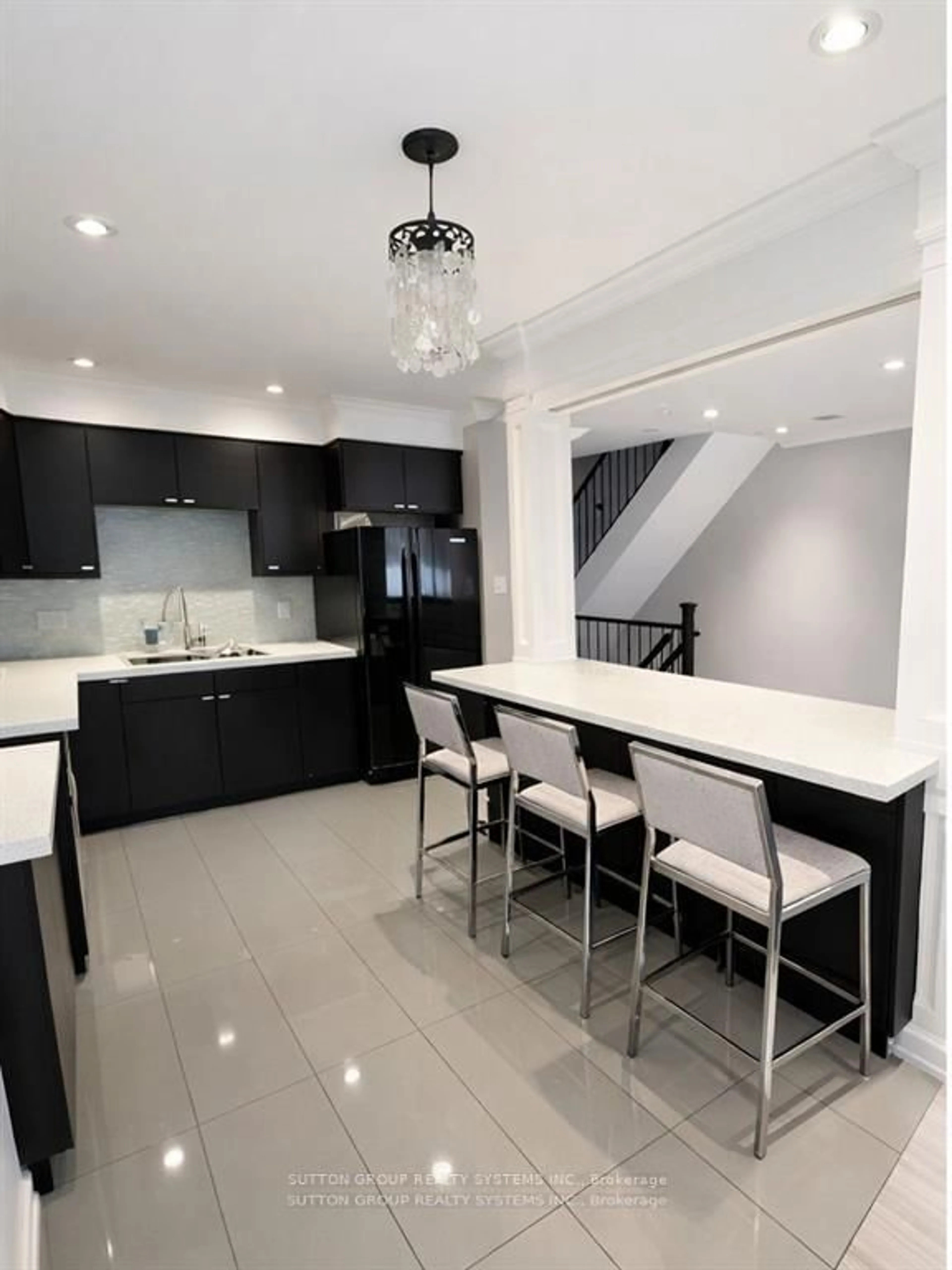 Contemporary kitchen, ceramic/tile floor for 215 Mississauga Valley Blvd #68, Mississauga Ontario L5A 1Y7