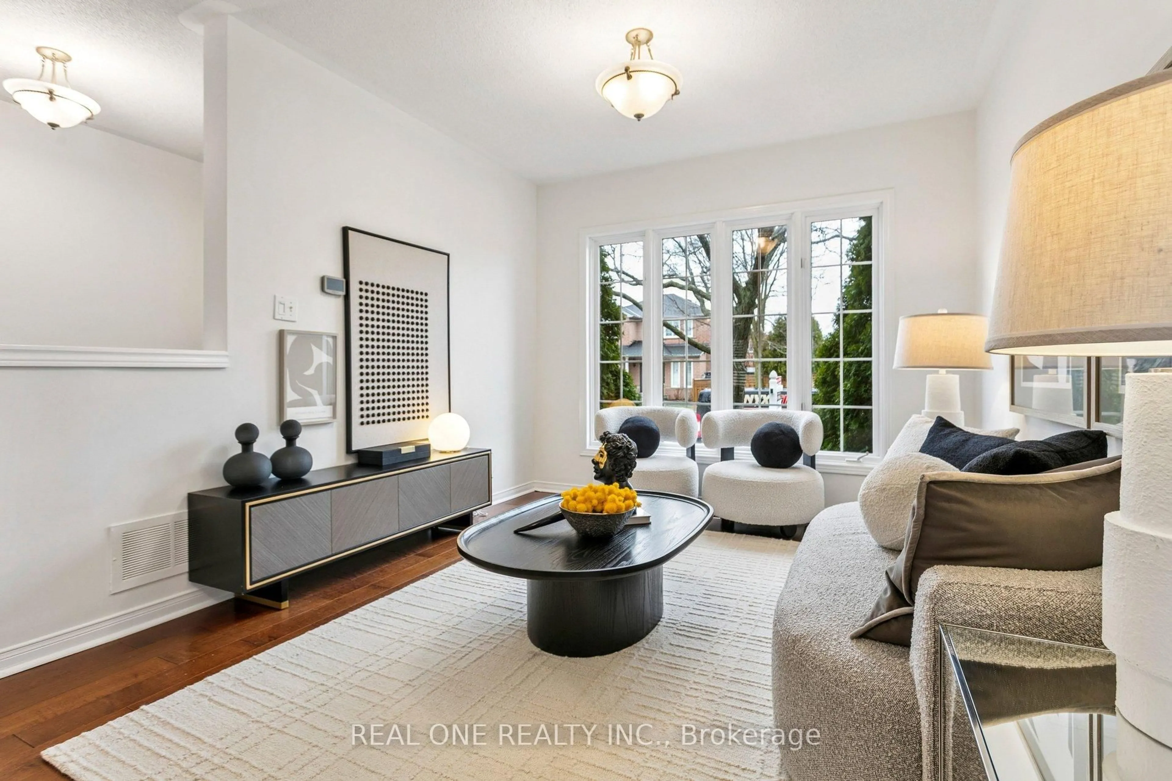 Living room with furniture, unknown for 2262 Pell Cres, Oakville Ontario L6M 3T6